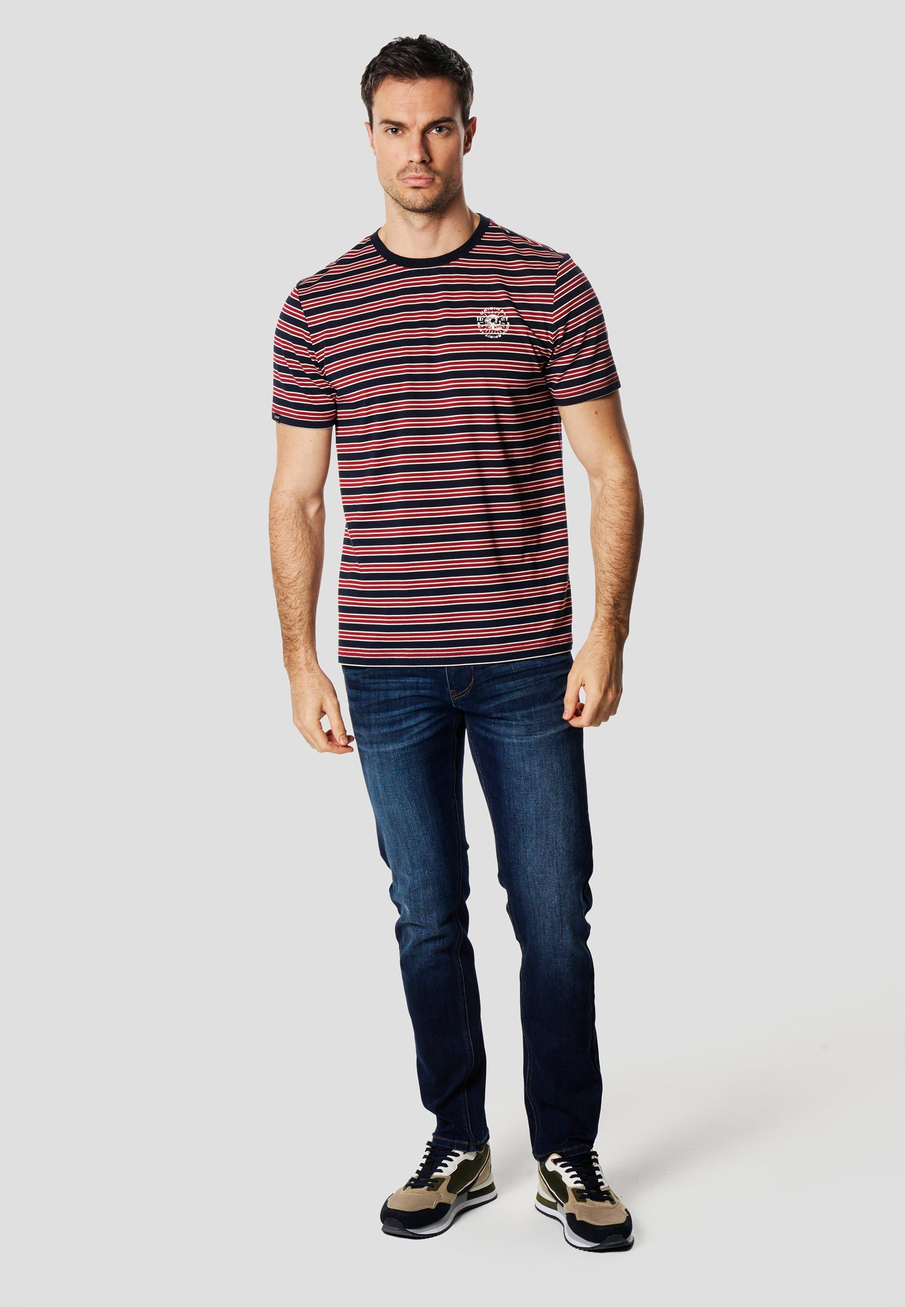 Camiseta Hombre Manga Corta Rayas Bordado Pecho Roja – Koroshi
