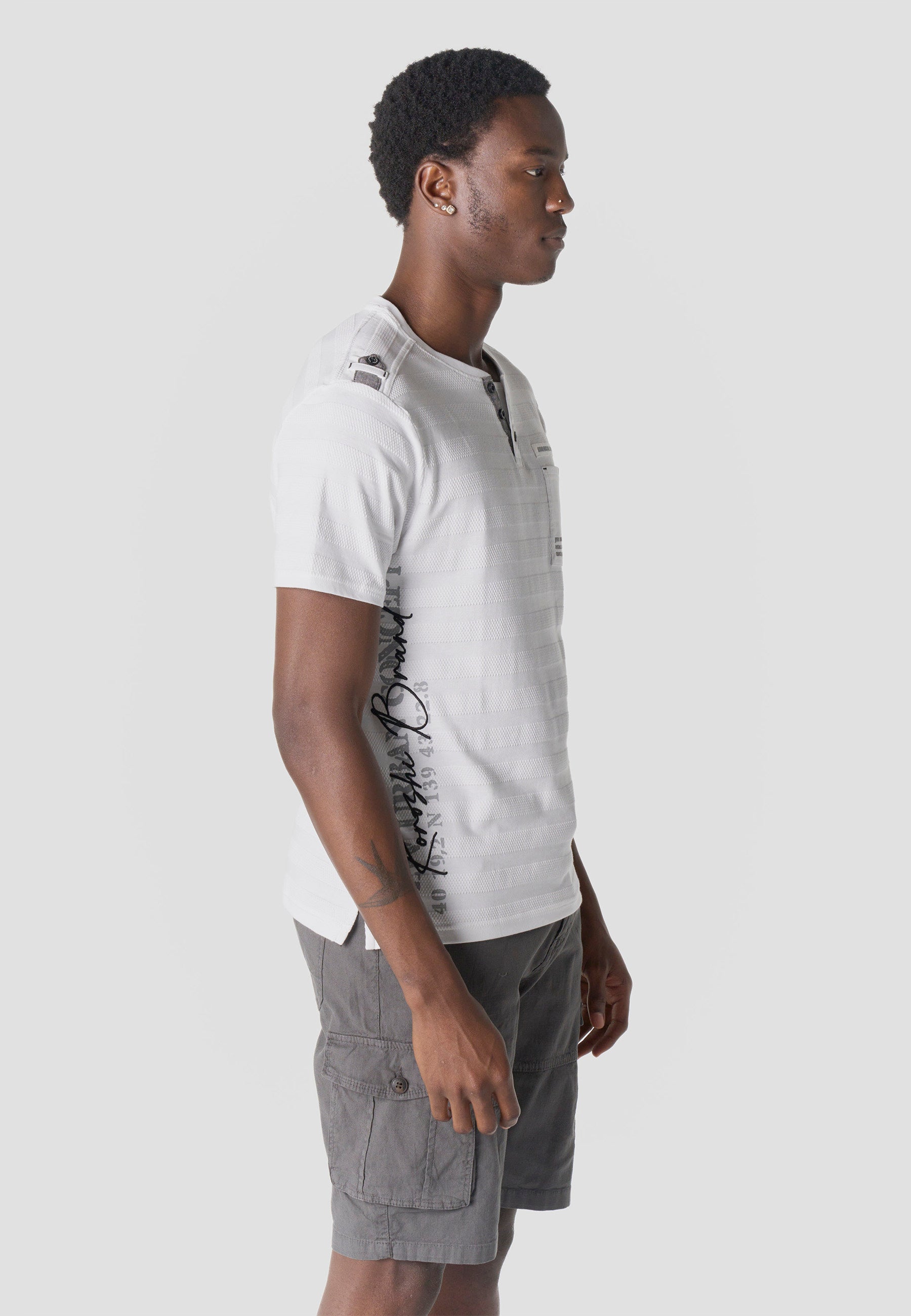 Camiseta Hombre Manga Corta Henley Texturizada Bolsillo – Koroshi 2611MC36