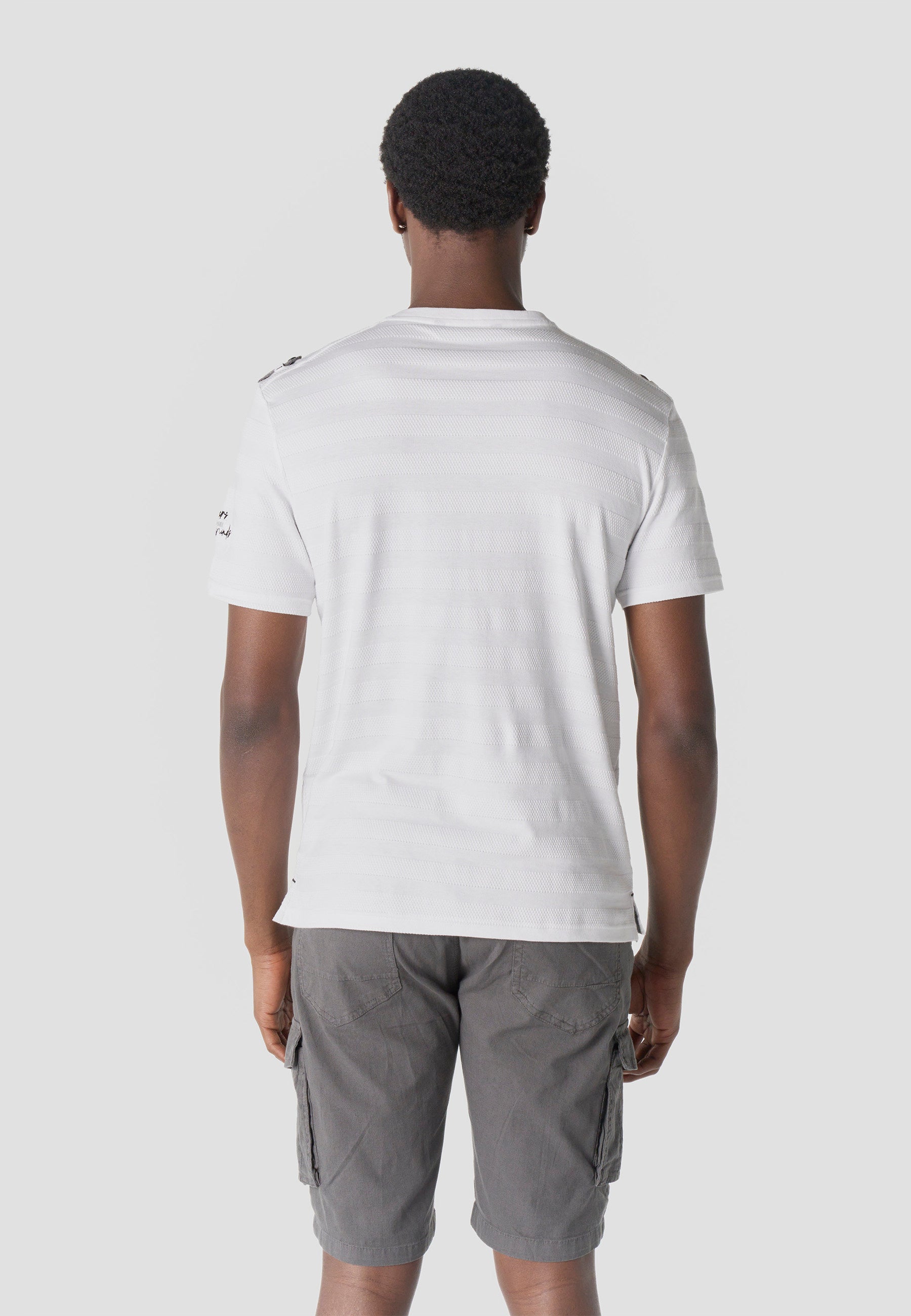 Camiseta Hombre Manga Corta Henley Texturizada Bolsillo – Koroshi 2611MC36