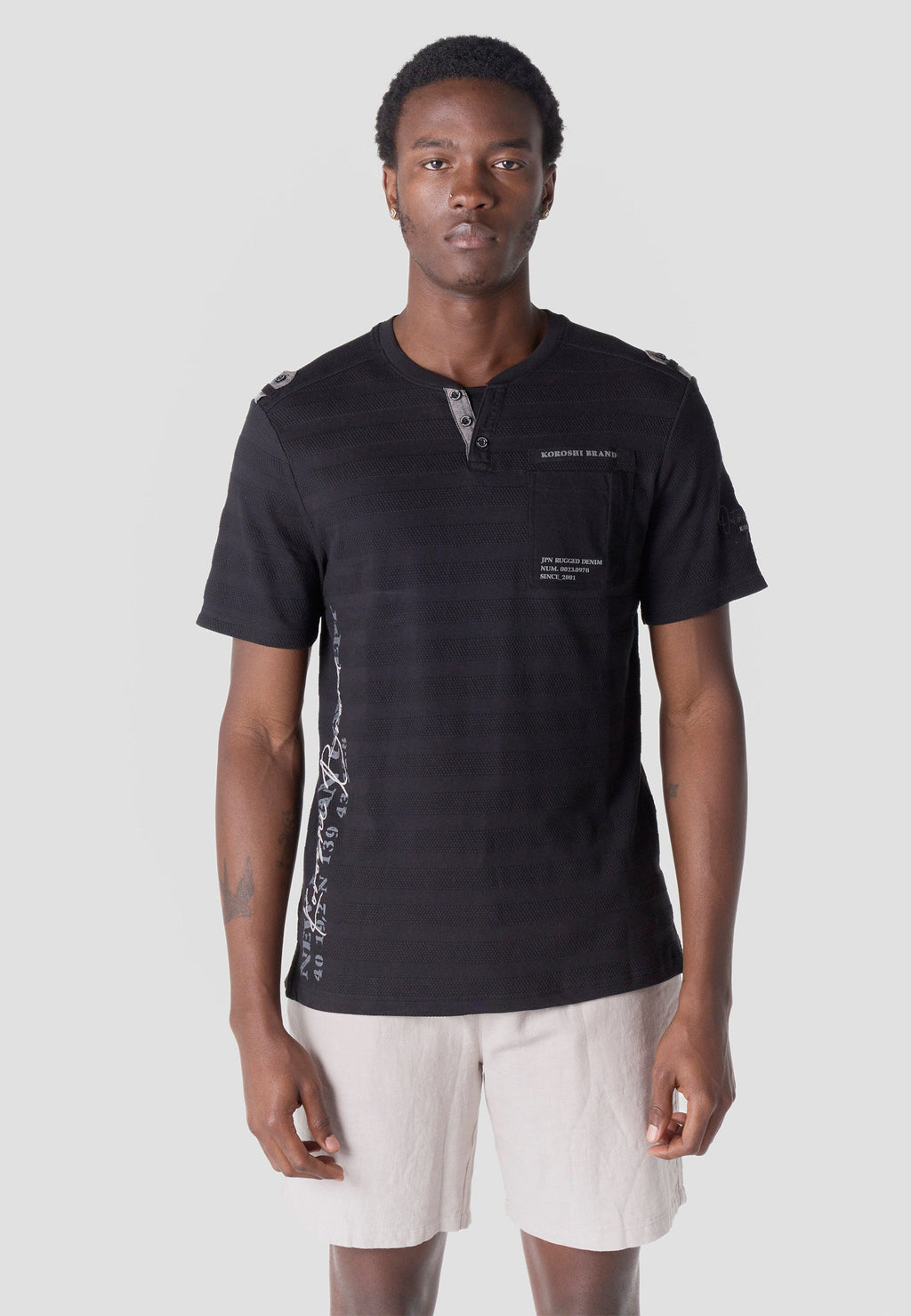 Camiseta Hombre Manga Corta Henley Texturizada Bolsillo – Koroshi 2611MC36