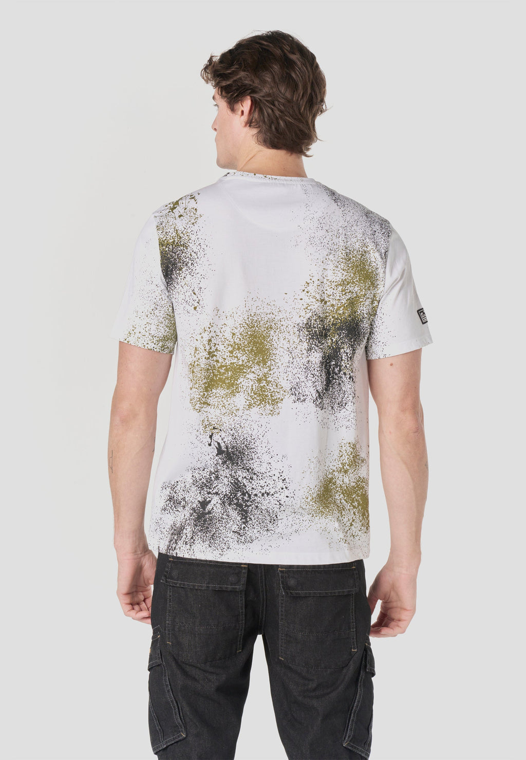 Camiseta Hombre Manga Corta Estampado Spray All-Over Blanca – Koroshi