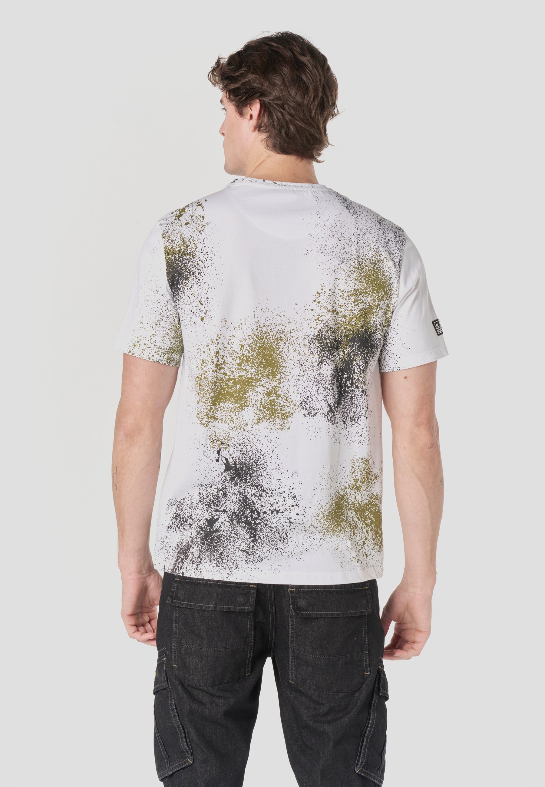 Camiseta Hombre Manga Corta Estampado Spray All-Over Blanca – Koroshi