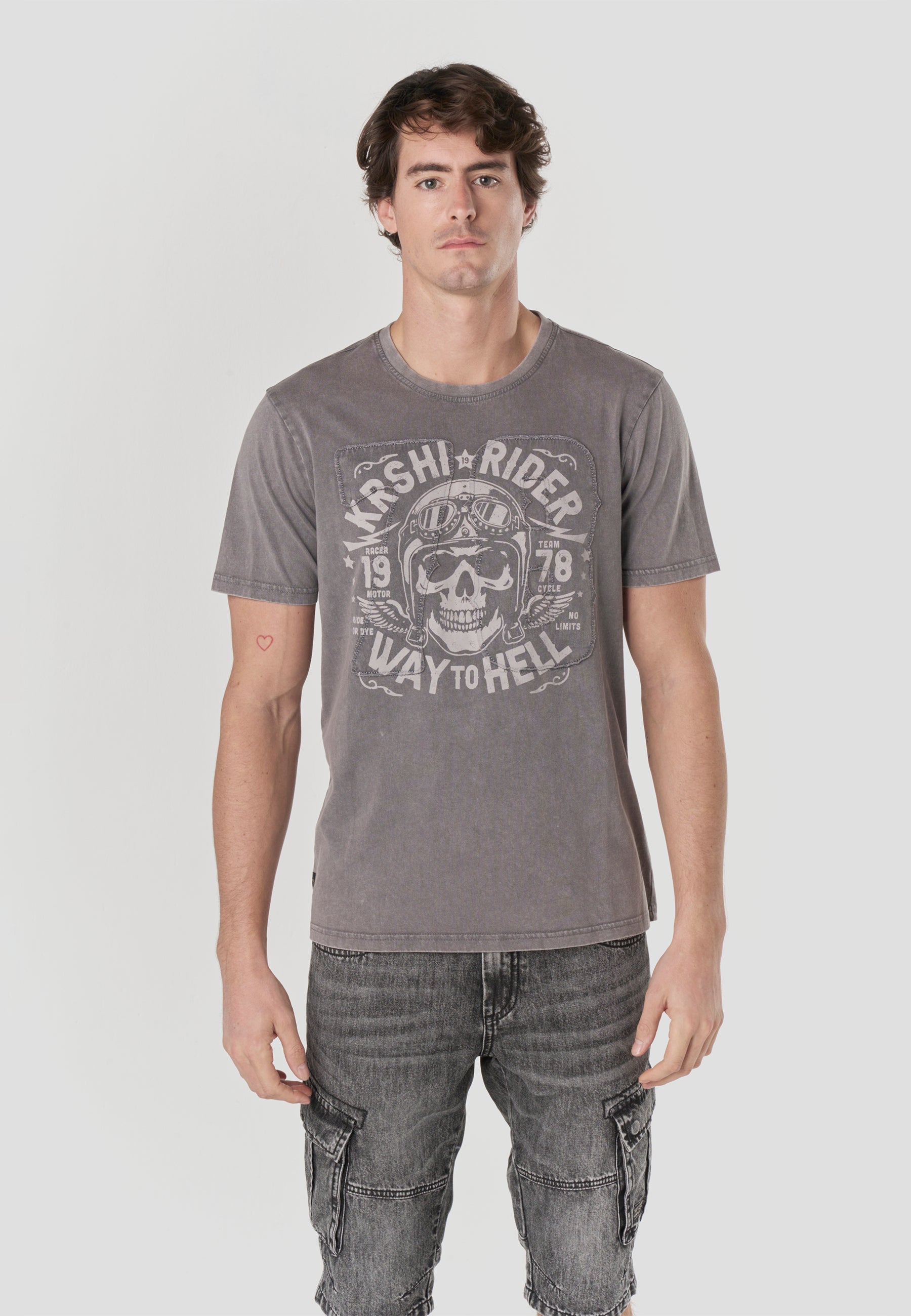 Camiseta Hombre Manga Corta Lavada Print Rider Gris – Koroshi