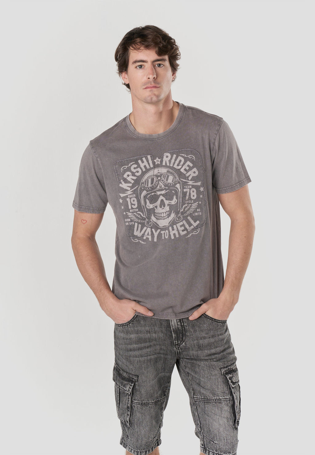 Camiseta Hombre Manga Corta Lavada Print Rider Gris – Koroshi