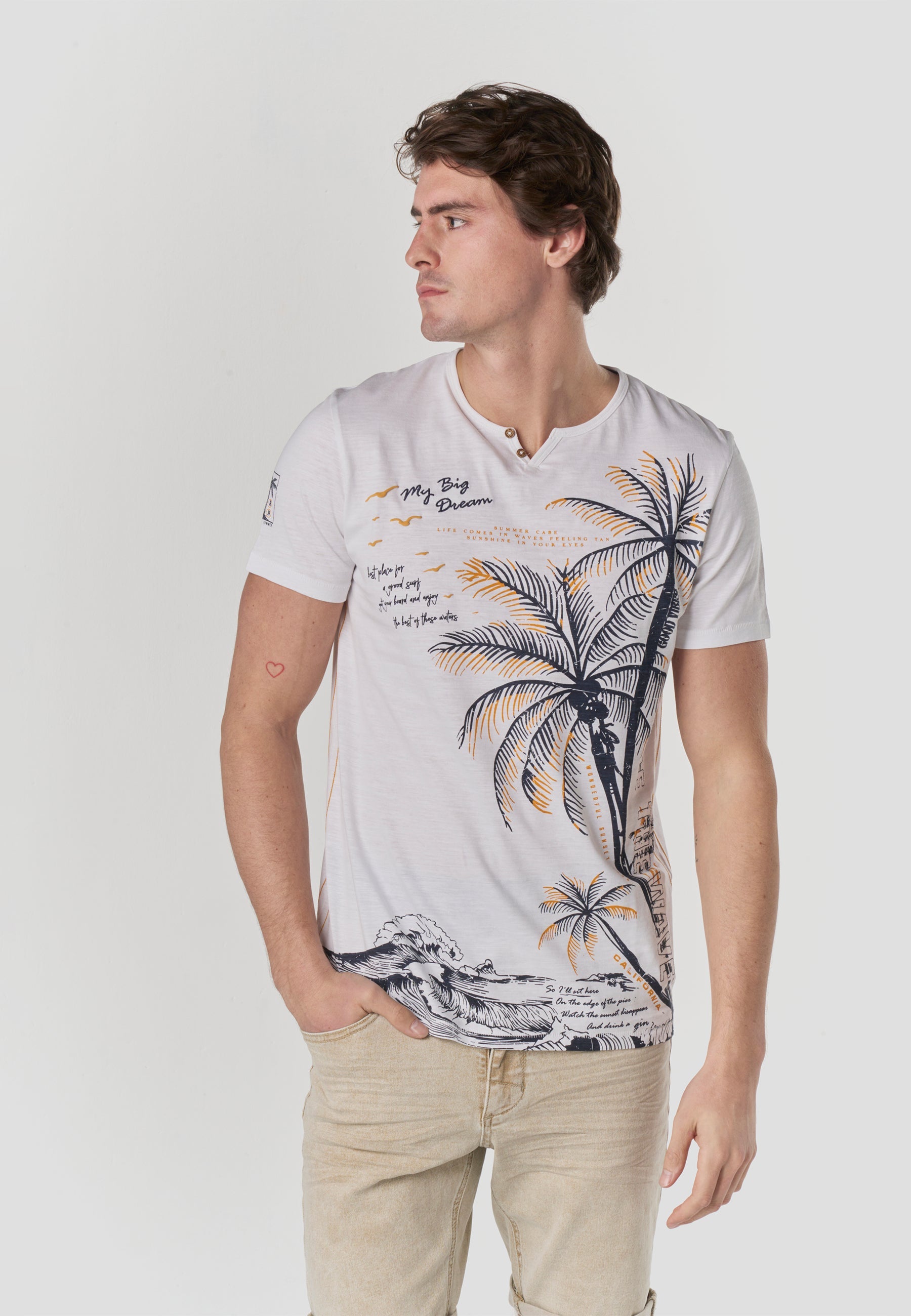 Camiseta Hombre Manga Corta Henley Estampado Tropical Cruda – Koroshi
