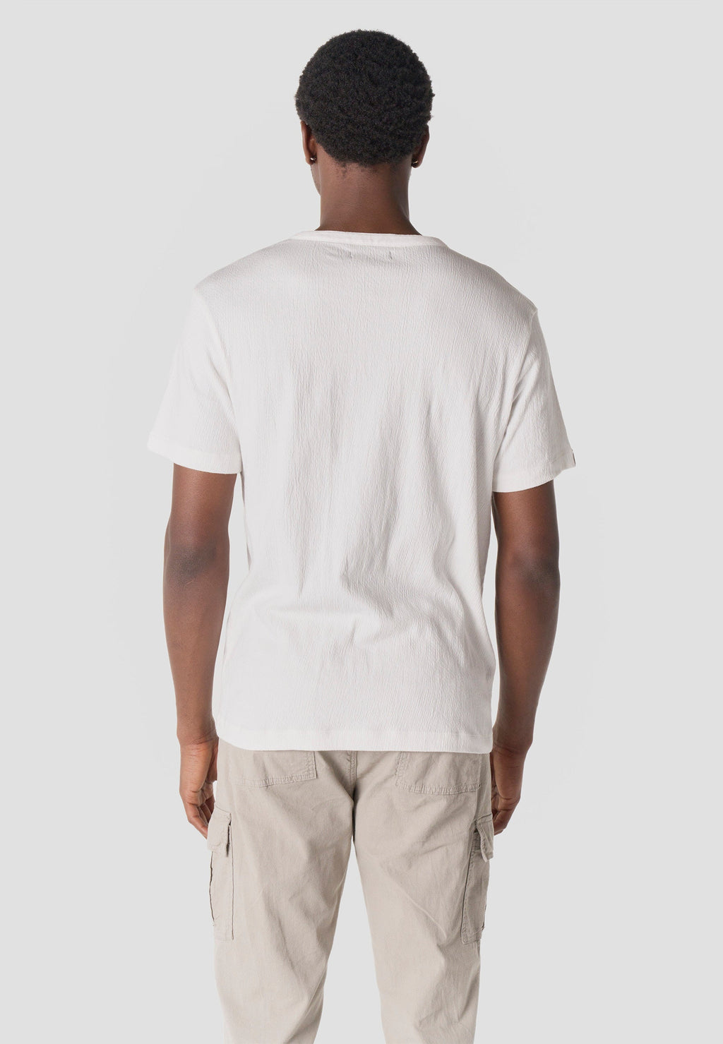 Camiseta Hombre Manga Corta Texturizada Cuello Abertura – Koroshi 2611MC65