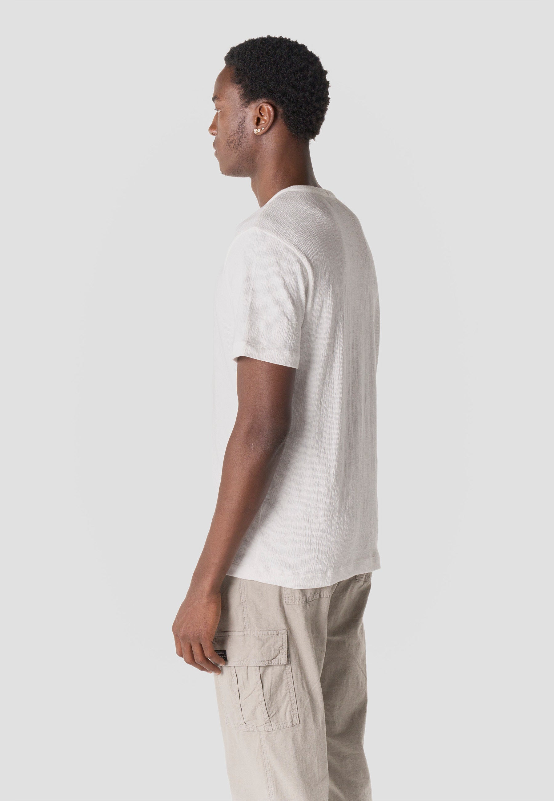 Camiseta Hombre Manga Corta Texturizada Cuello Abertura – Koroshi 2611MC65