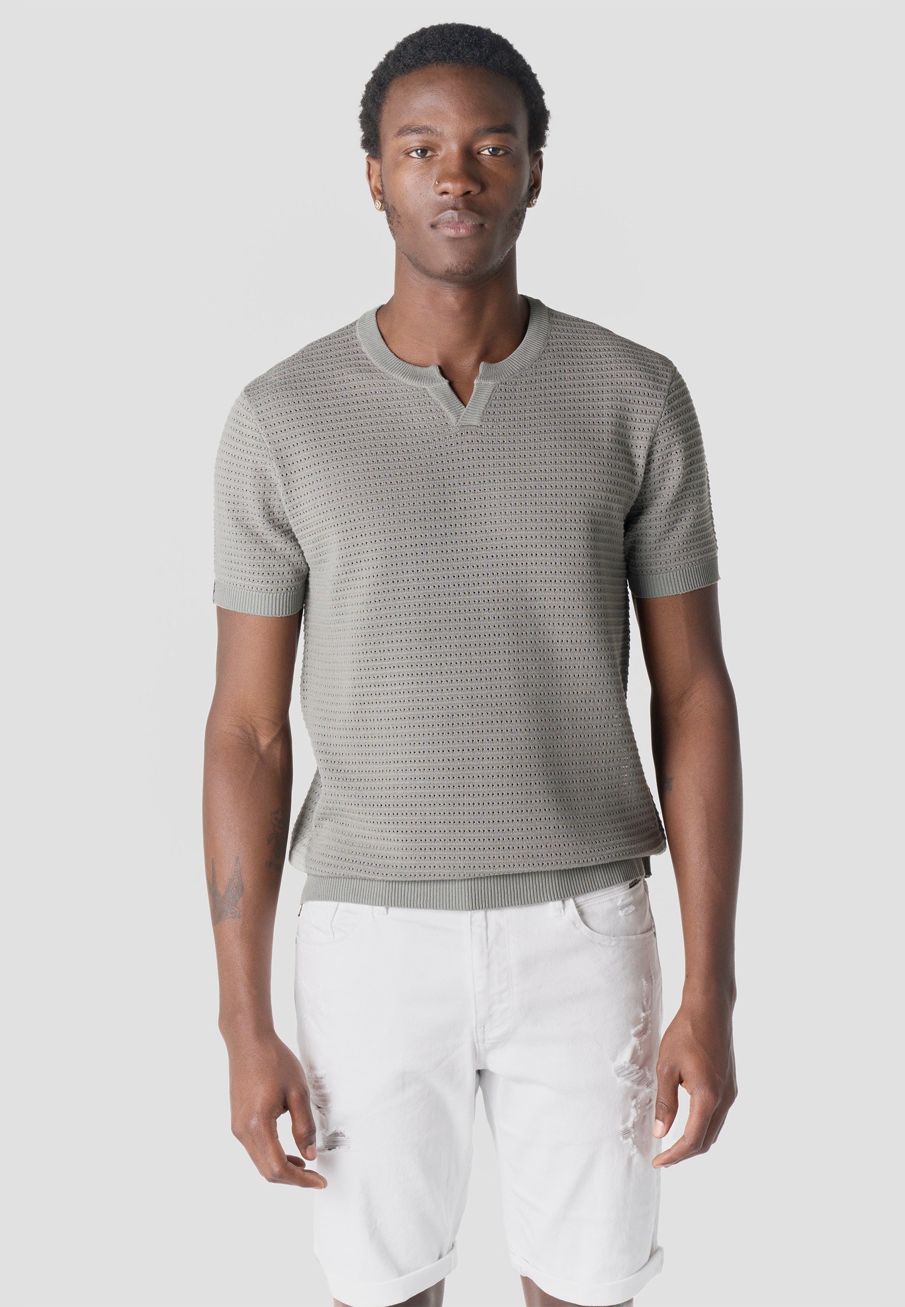 Camiseta Hombre Manga Corta Henley Tricot Kaki – Koroshi