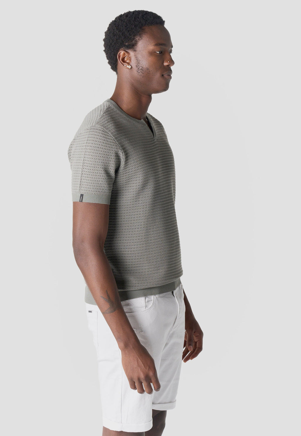 Camiseta Hombre Manga Corta Henley Tricot Kaki – Koroshi