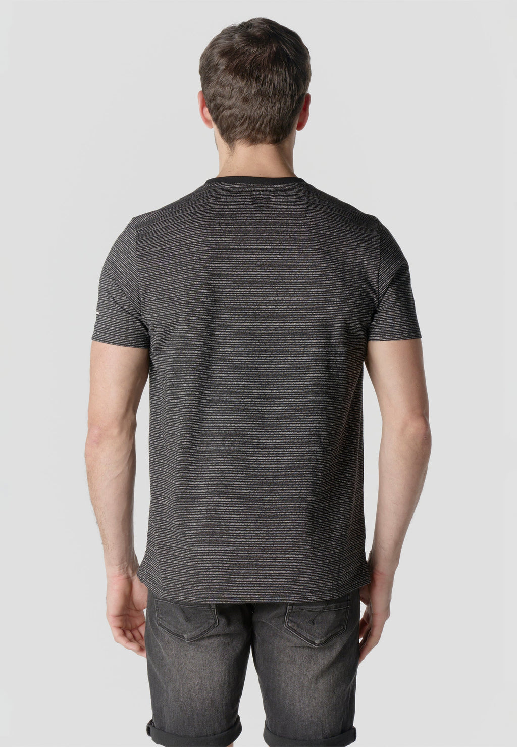 Camiseta Hombre Manga Corta Henley Jaspeada Print Koroshi Negra – Koroshi