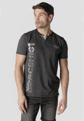 Camiseta Hombre Manga Corta Henley Jaspeada Print Koroshi Negra – Koroshi