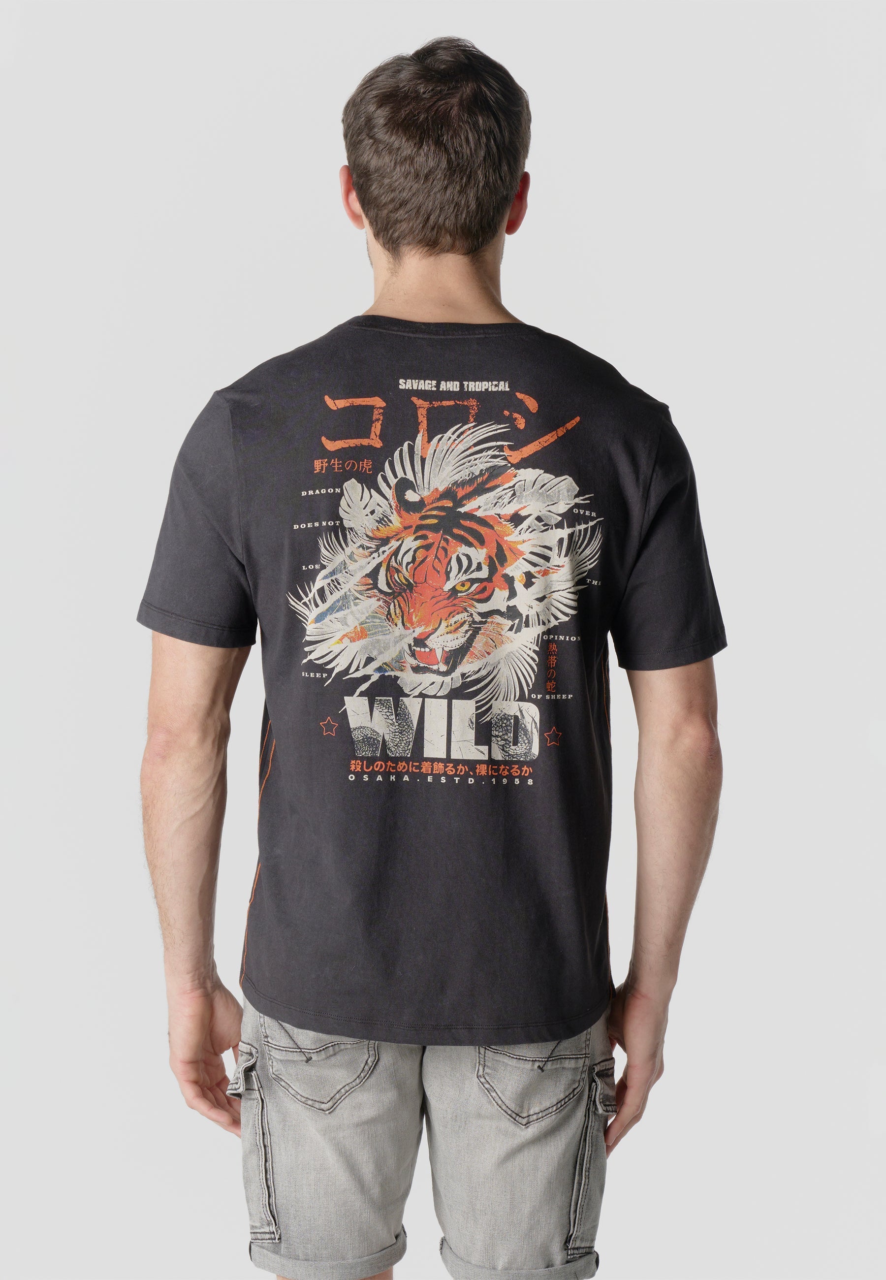 Camiseta Hombre Manga Corta Efecto Lavado Estampado Tigre Negra – Koroshi