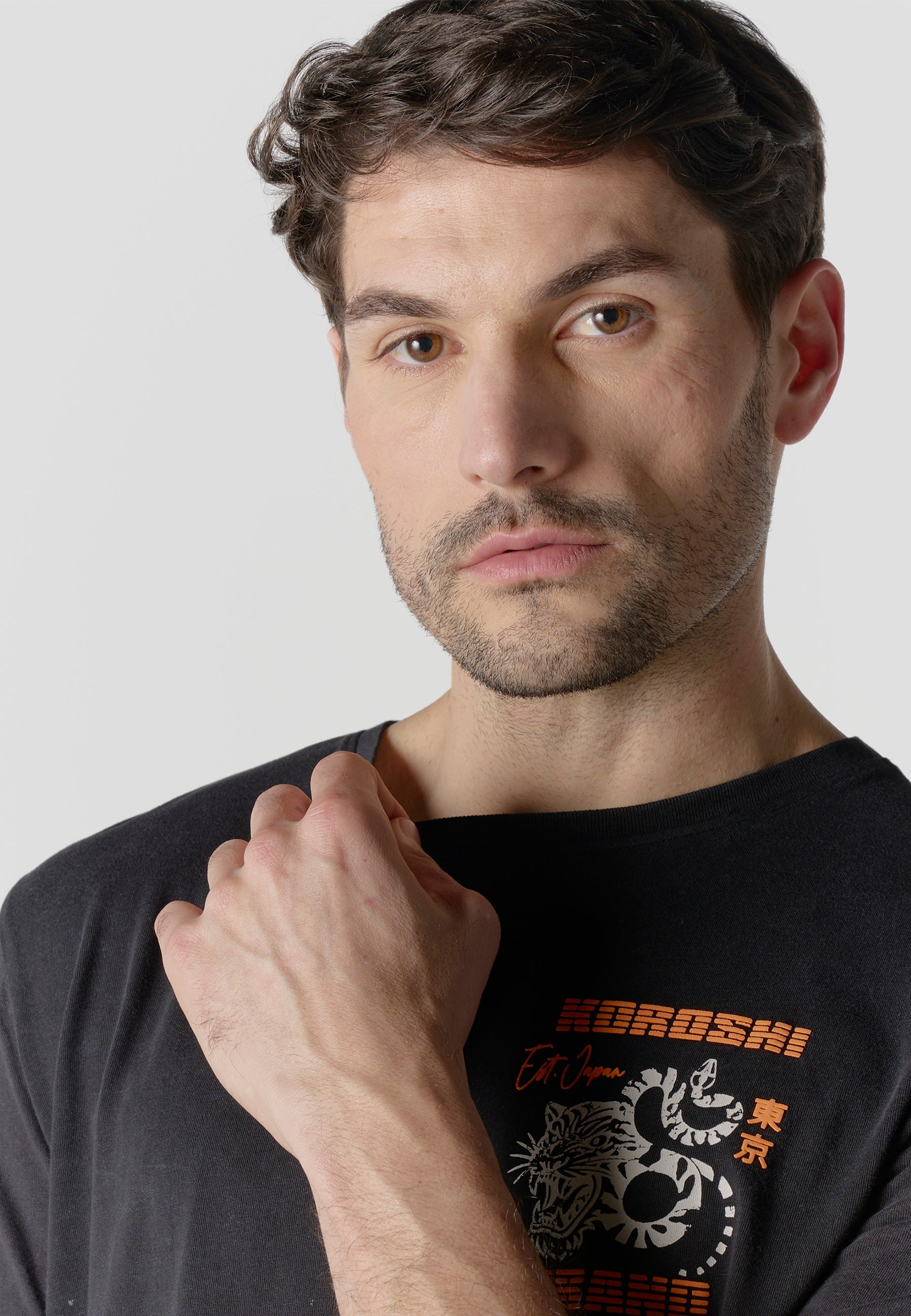 Camiseta Hombre Manga Corta Efecto Lavado Estampado Tigre Negra – Koroshi