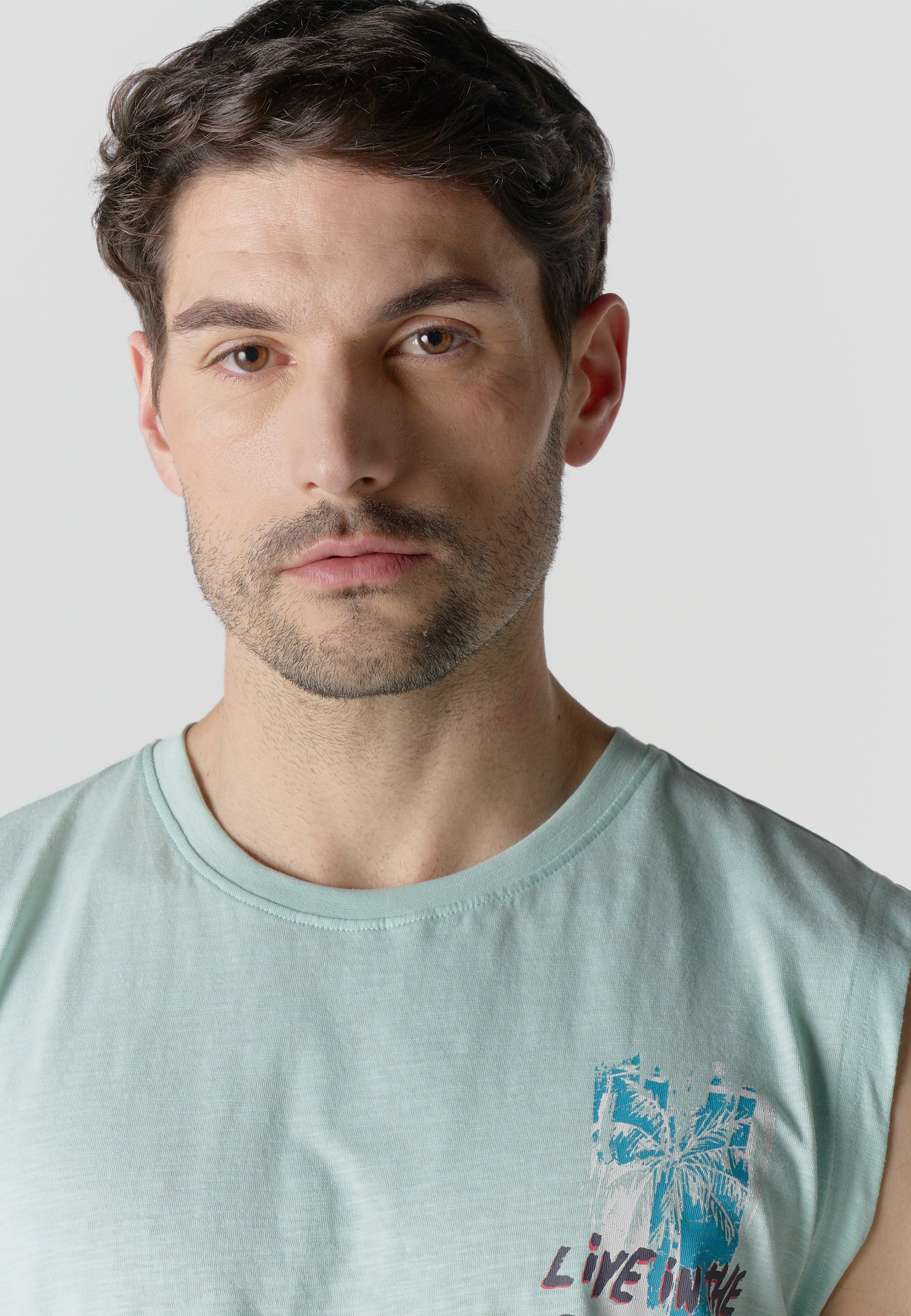 Camiseta Sin Mangas Estampado Californiano Hombre | KOROSHI