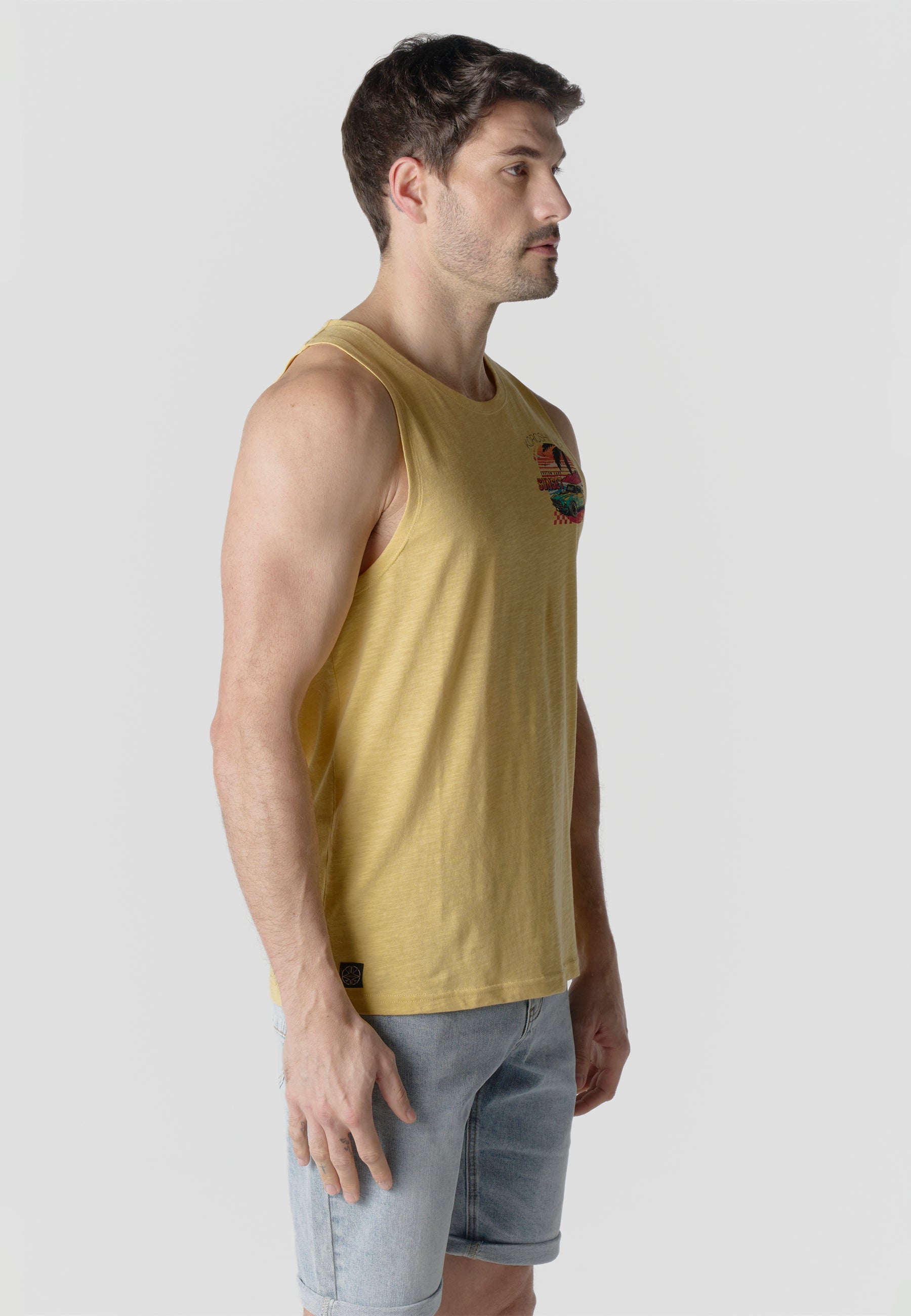 Camiseta Sin Mangas Estampada Amarilla Hombre | KOROSHI