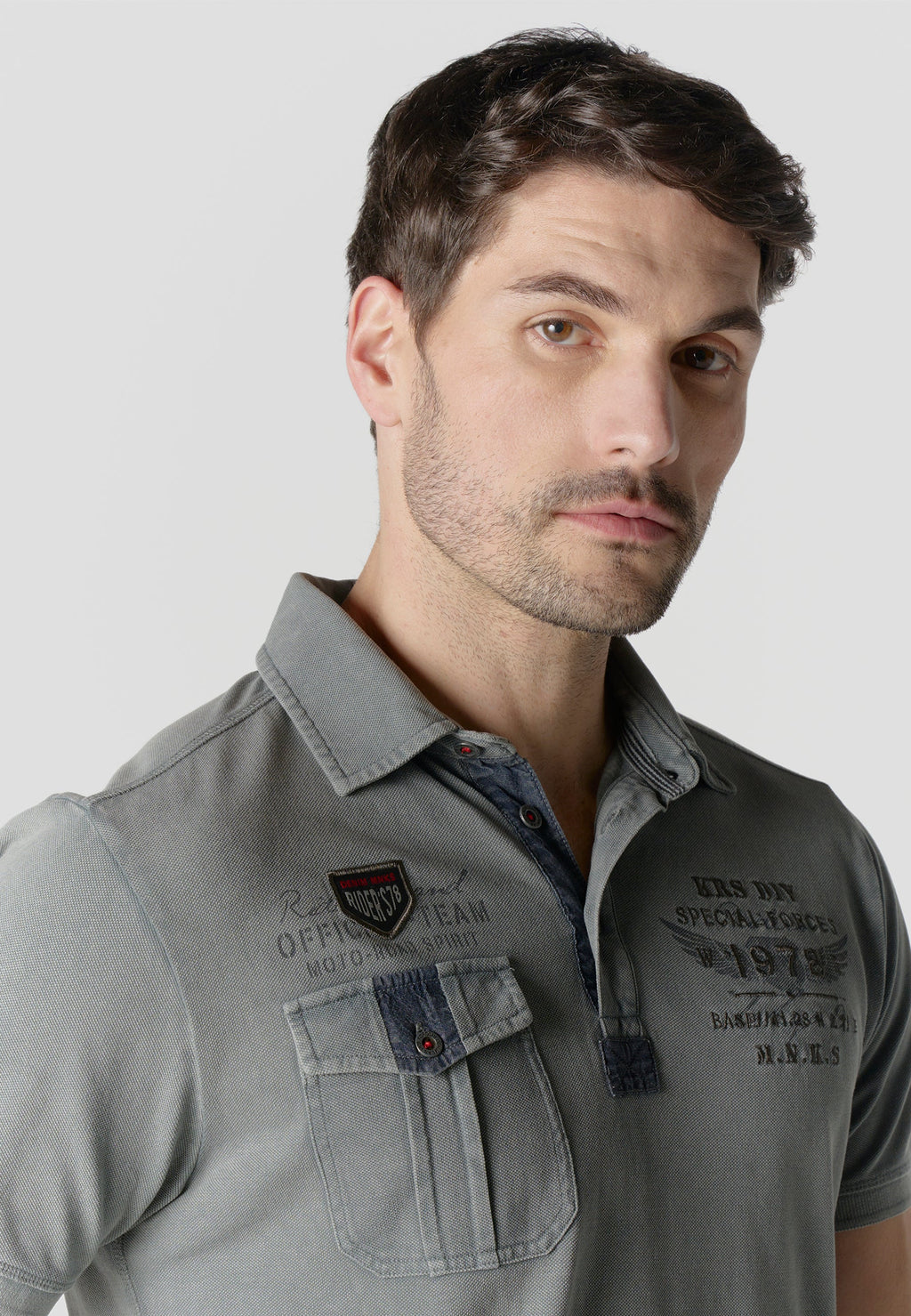 Polo Hombre Manga Corta Piqué Lavado con Bolsillo Gris – Koroshi