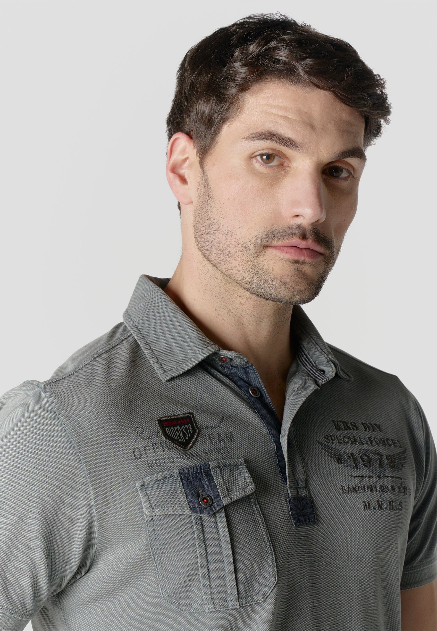 Polo Hombre Manga Corta Piqué Lavado con Bolsillo Gris – Koroshi