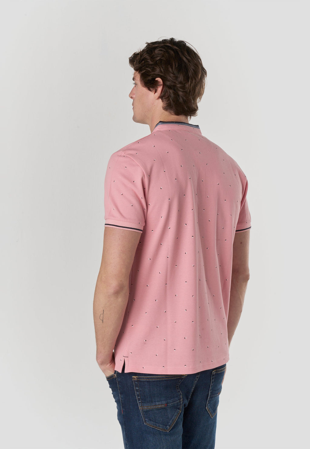 Polo Hombre Manga Corta Cuello Mao Micro Estampado – Koroshi 2611PC23