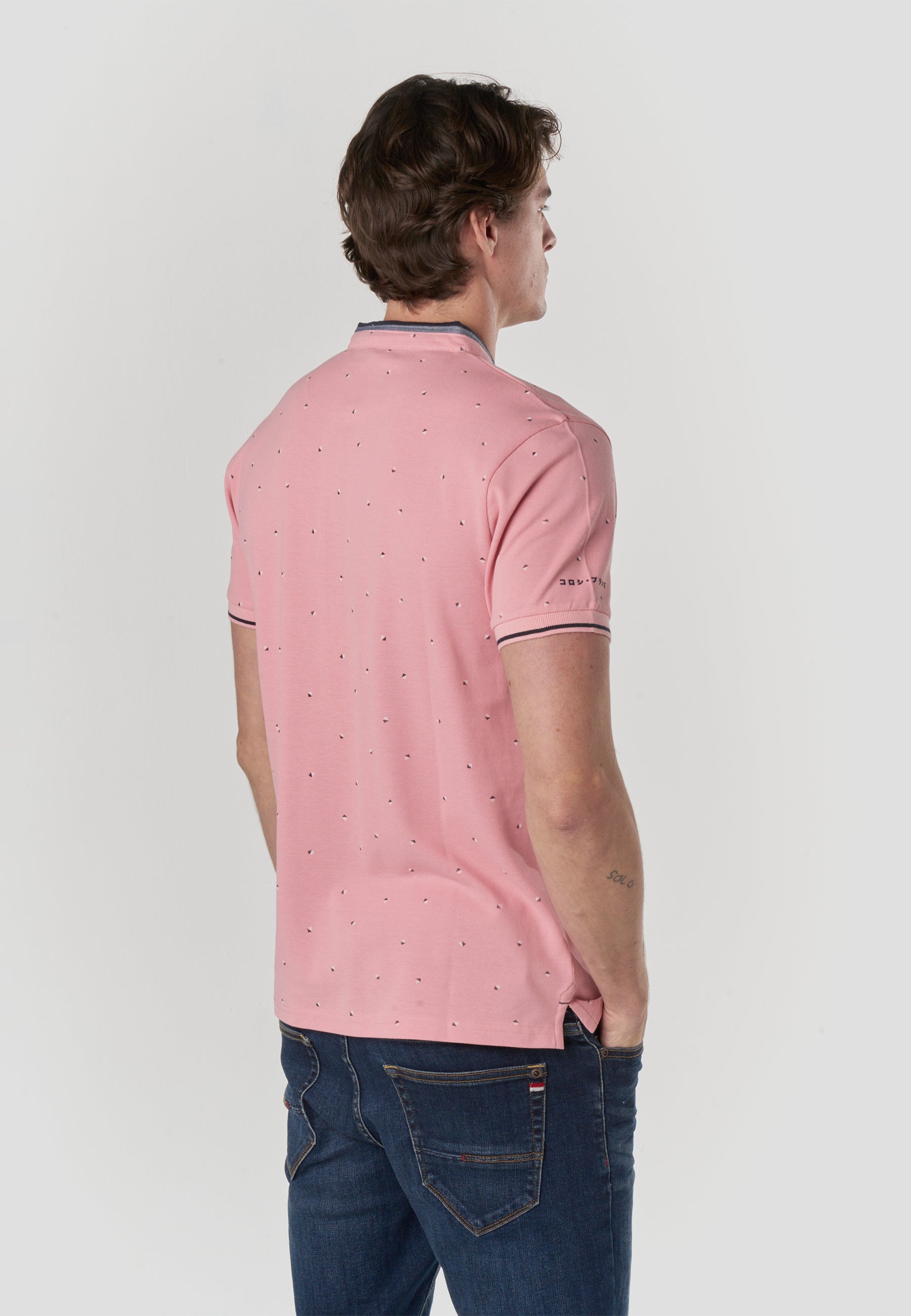Polo Hombre Manga Corta Cuello Mao Micro Estampado – Koroshi 2611PC23