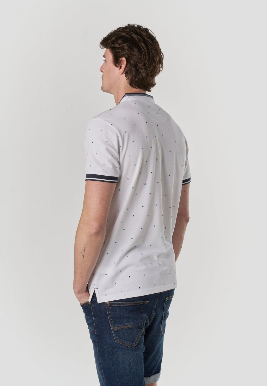 Polo Hombre Manga Corta Cuello Mao Micro Estampado – Koroshi 2611PC23