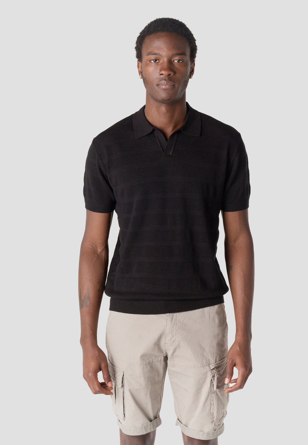 Polo Hombre Manga Corta Punto Calado Rayas Cuello Abierto – Koroshi 2611PC41