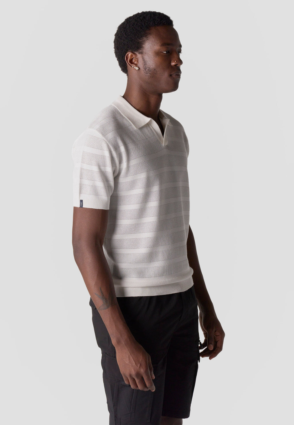 Polo Hombre Manga Corta Punto Calado Rayas Cuello Abierto – Koroshi 2611PC41