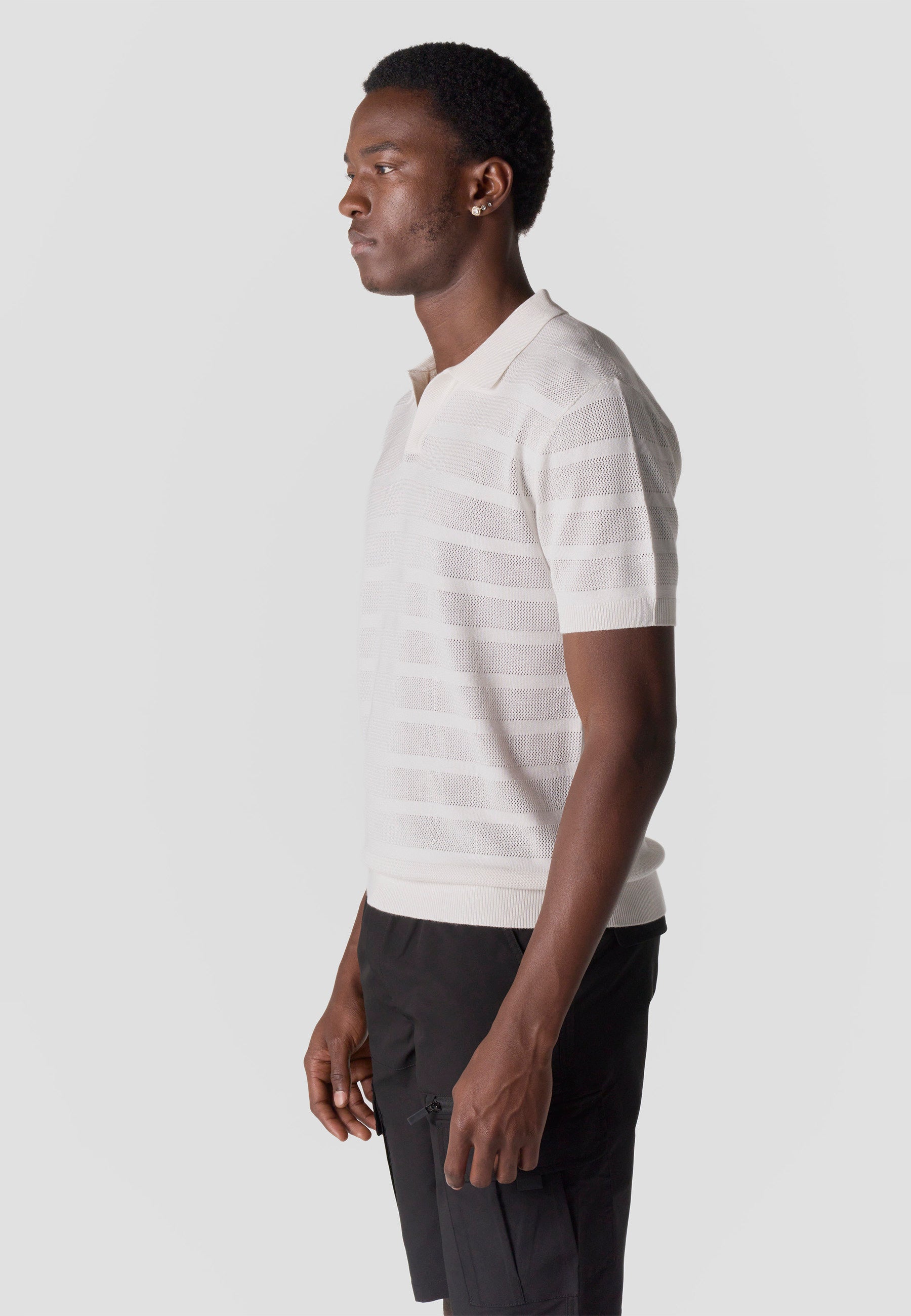 Polo Hombre Manga Corta Punto Calado Rayas Cuello Abierto – Koroshi 2611PC41