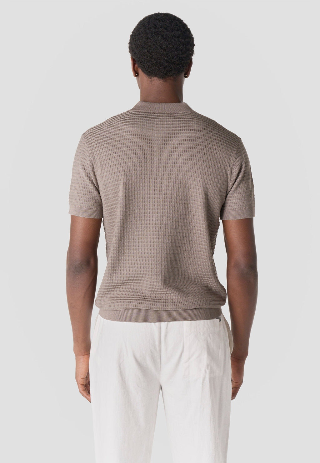Polo Hombre Manga Corta Punto Estructura Cuello Abierto – Koroshi 2611PC47