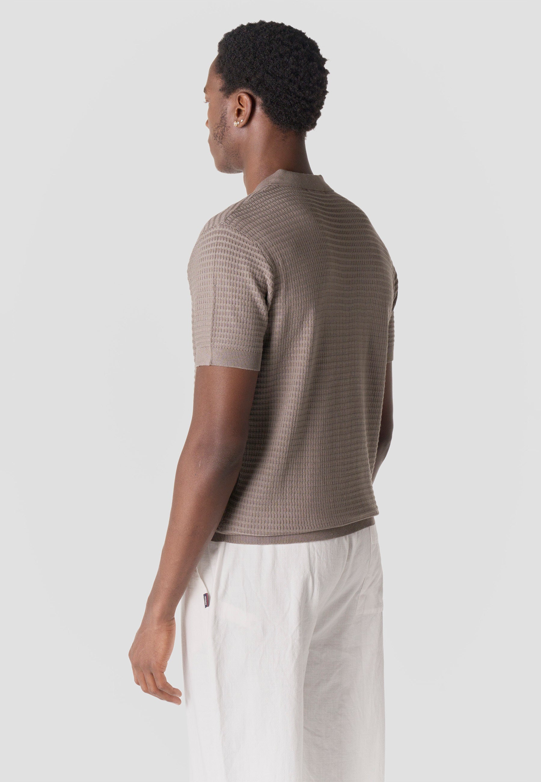 Polo Hombre Manga Corta Punto Estructura Cuello Abierto – Koroshi 2611PC47