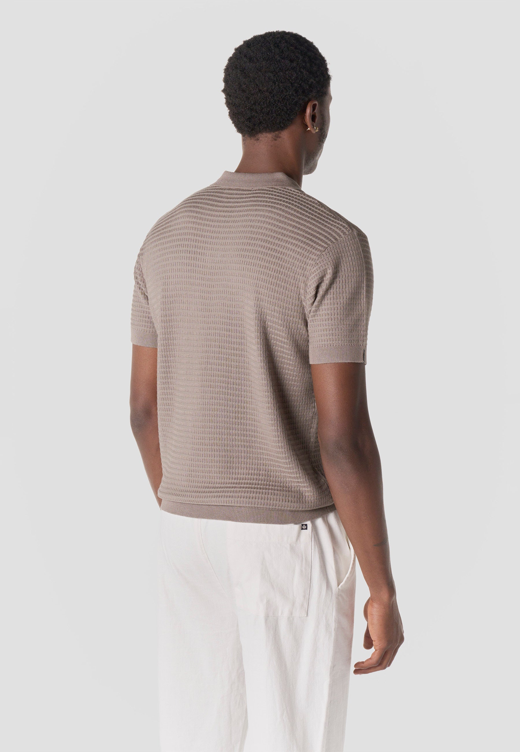 Polo Hombre Manga Corta Punto Estructura Cuello Abierto – Koroshi 2611PC47