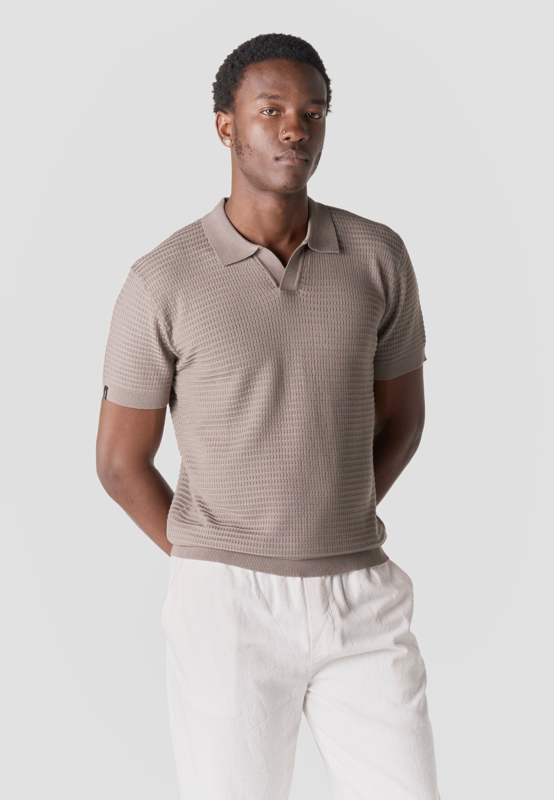 Polo Hombre Manga Corta Punto Estructura Cuello Abierto – Koroshi 2611PC47