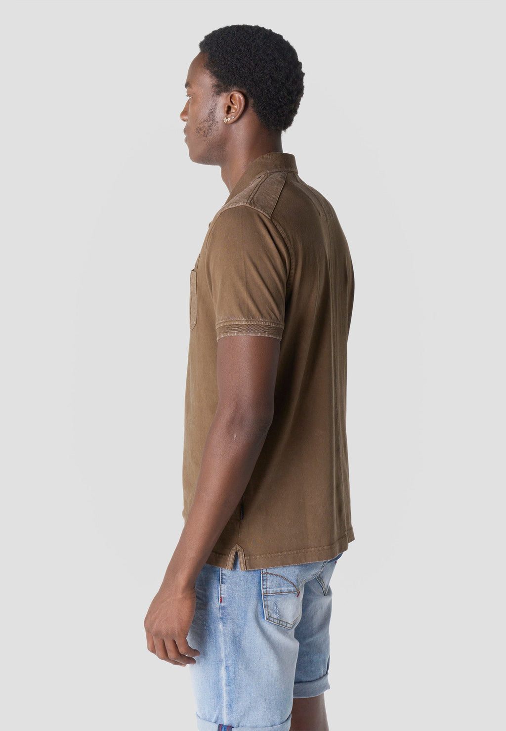 Polo Hombre Manga Corta Algodón Lavado con Bolsillo Marrón – Koroshi