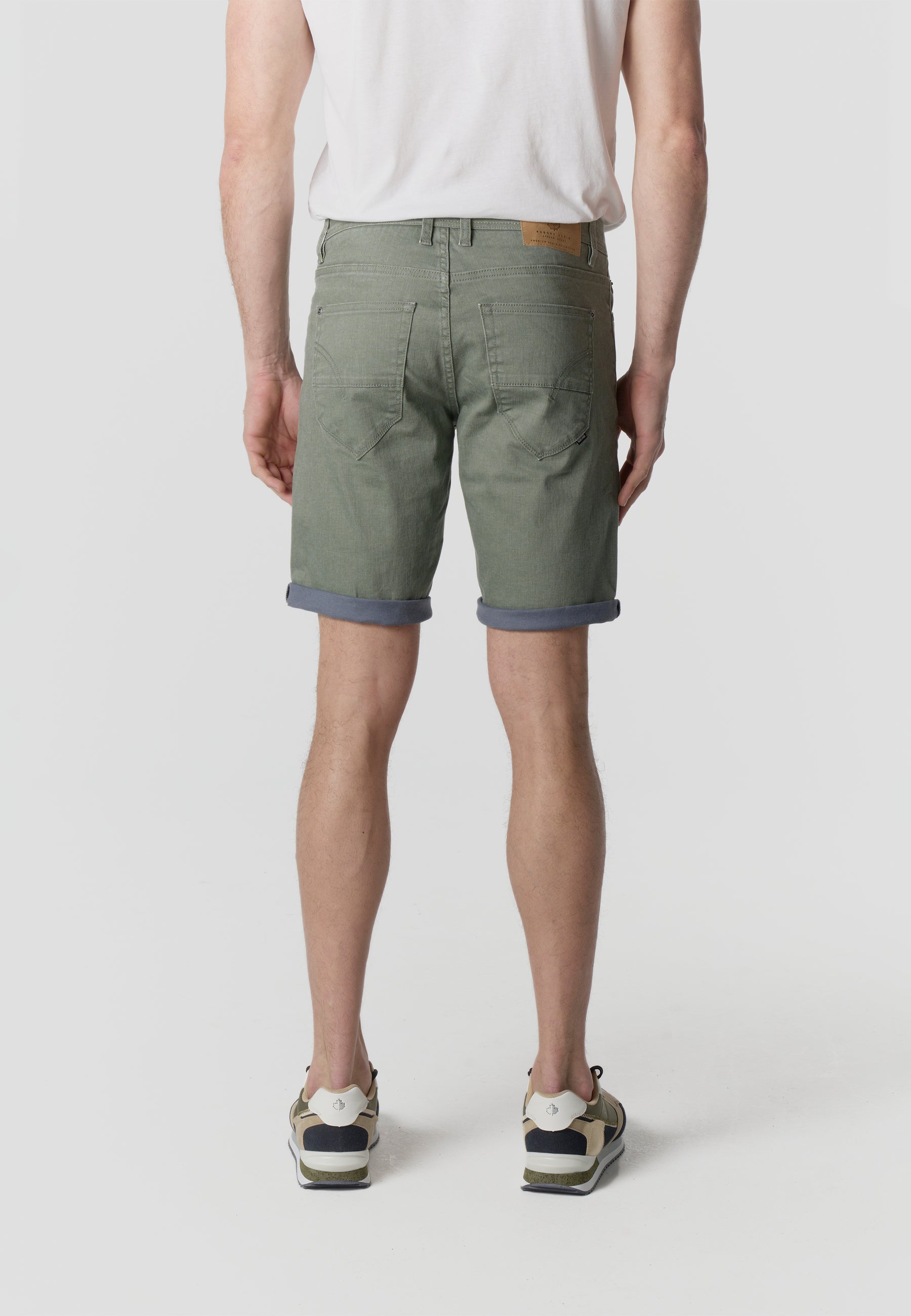 Bermuda Hombre Algodón Coated Regular – Koroshi 2611PS02
