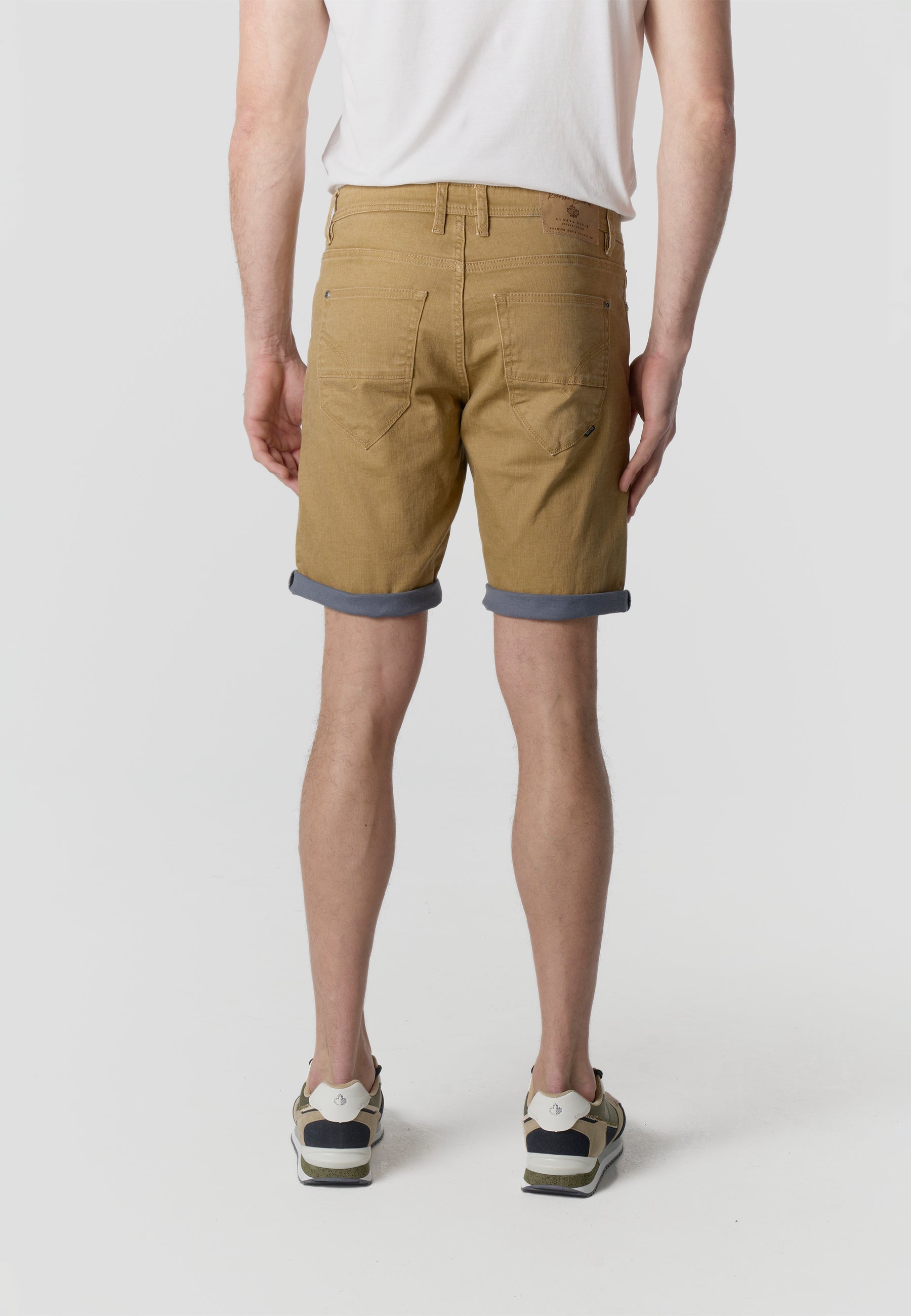 Bermuda Hombre Algodón Coated Regular – Koroshi 2611PS02