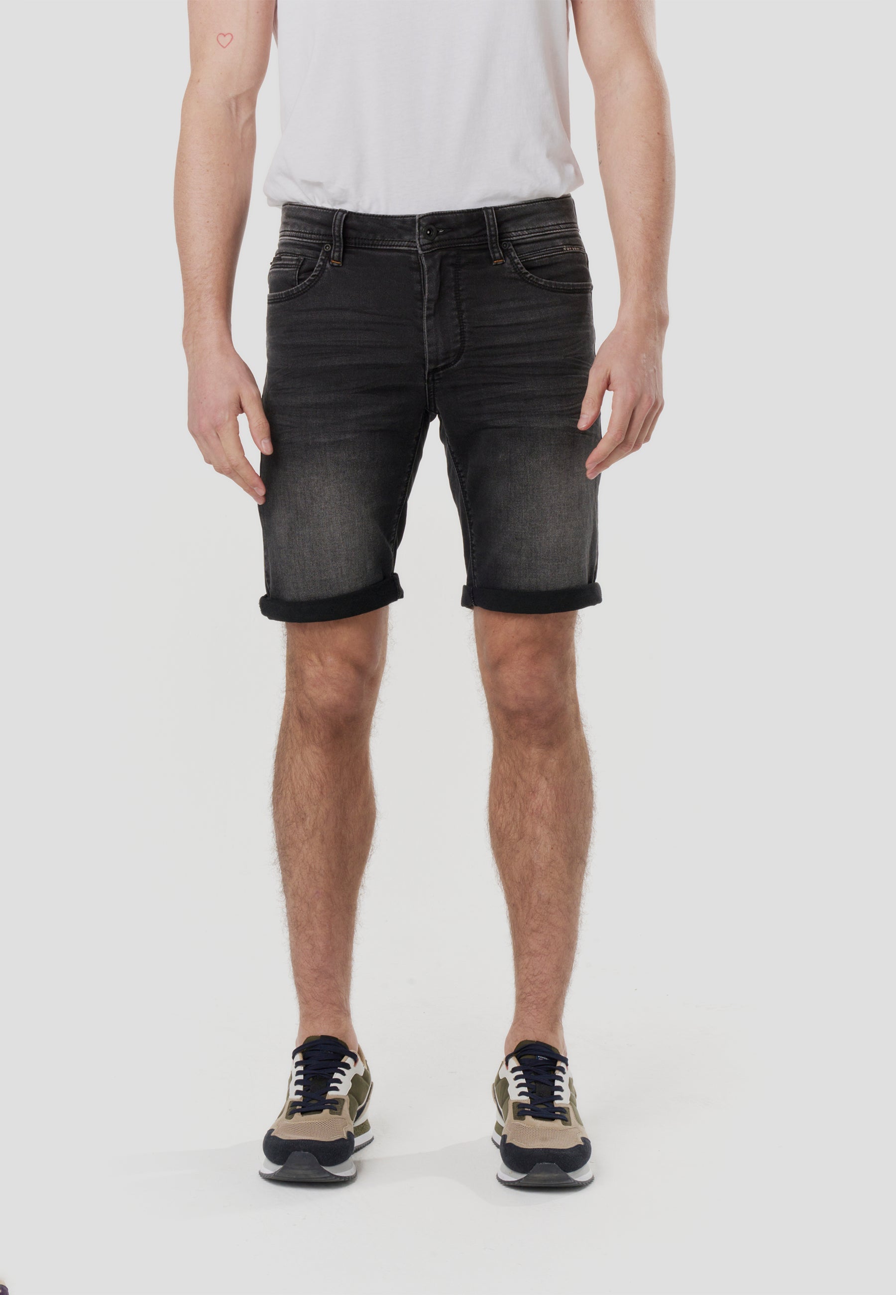 Bermuda Hombre Denim Knit Regular Negro – Koroshi 2611PS18