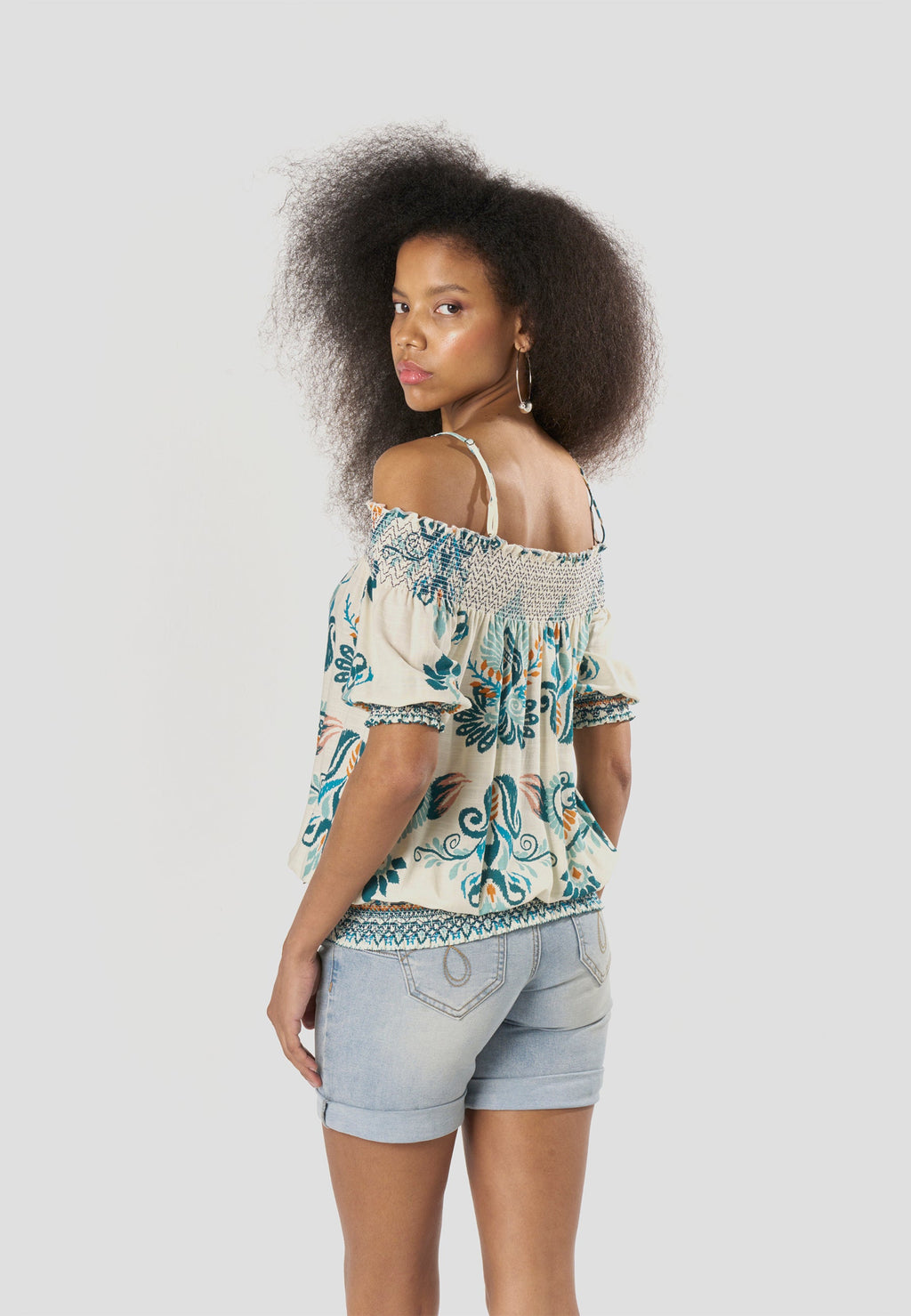 Blusa Mujer Hombro Descubierto Estampado Étnico – Koroshi Multicolor