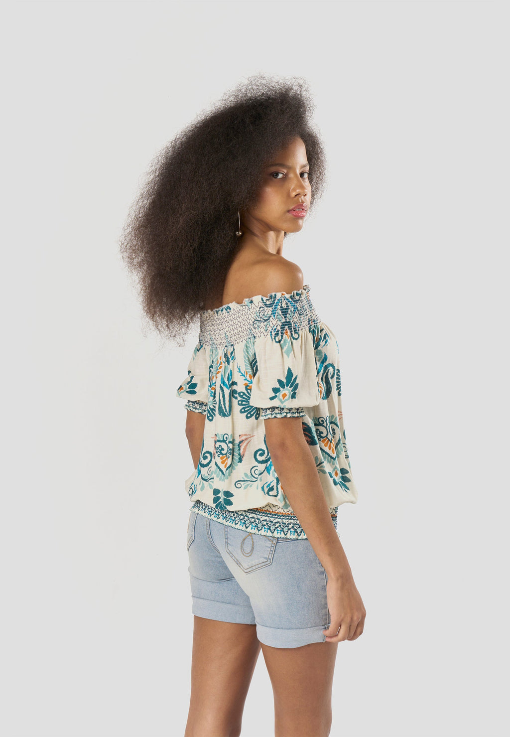 Blusa Mujer Hombro Descubierto Estampado Étnico – Koroshi Multicolor