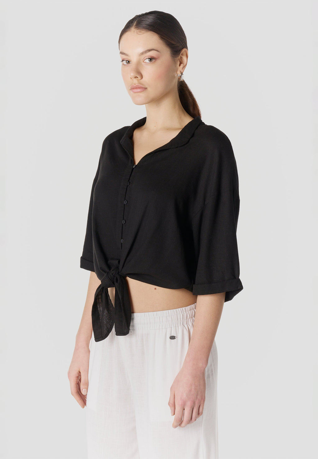 Camisa Mujer Lino Manga Corta con Nudo – Koroshi Negra