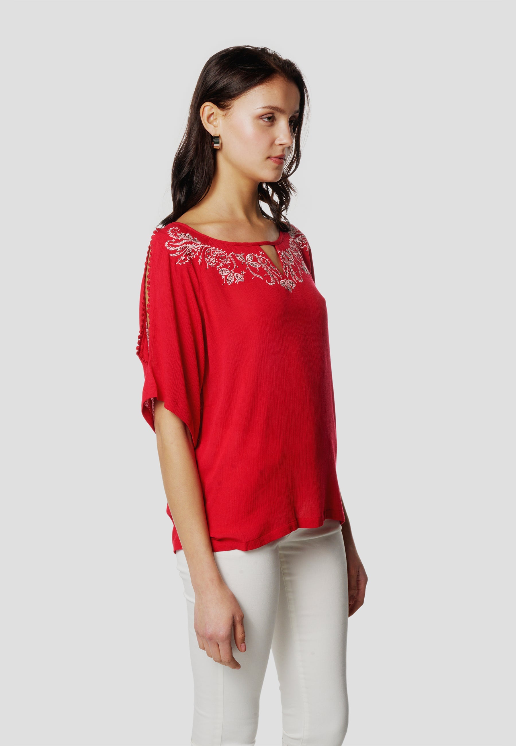 Blusa Mujer Manga Corta Escote con Bordado Floral – Koroshi 2612BL13