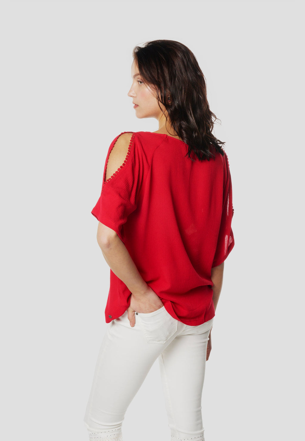 Blusa Mujer Manga Corta Escote con Bordado Floral – Koroshi 2612BL13