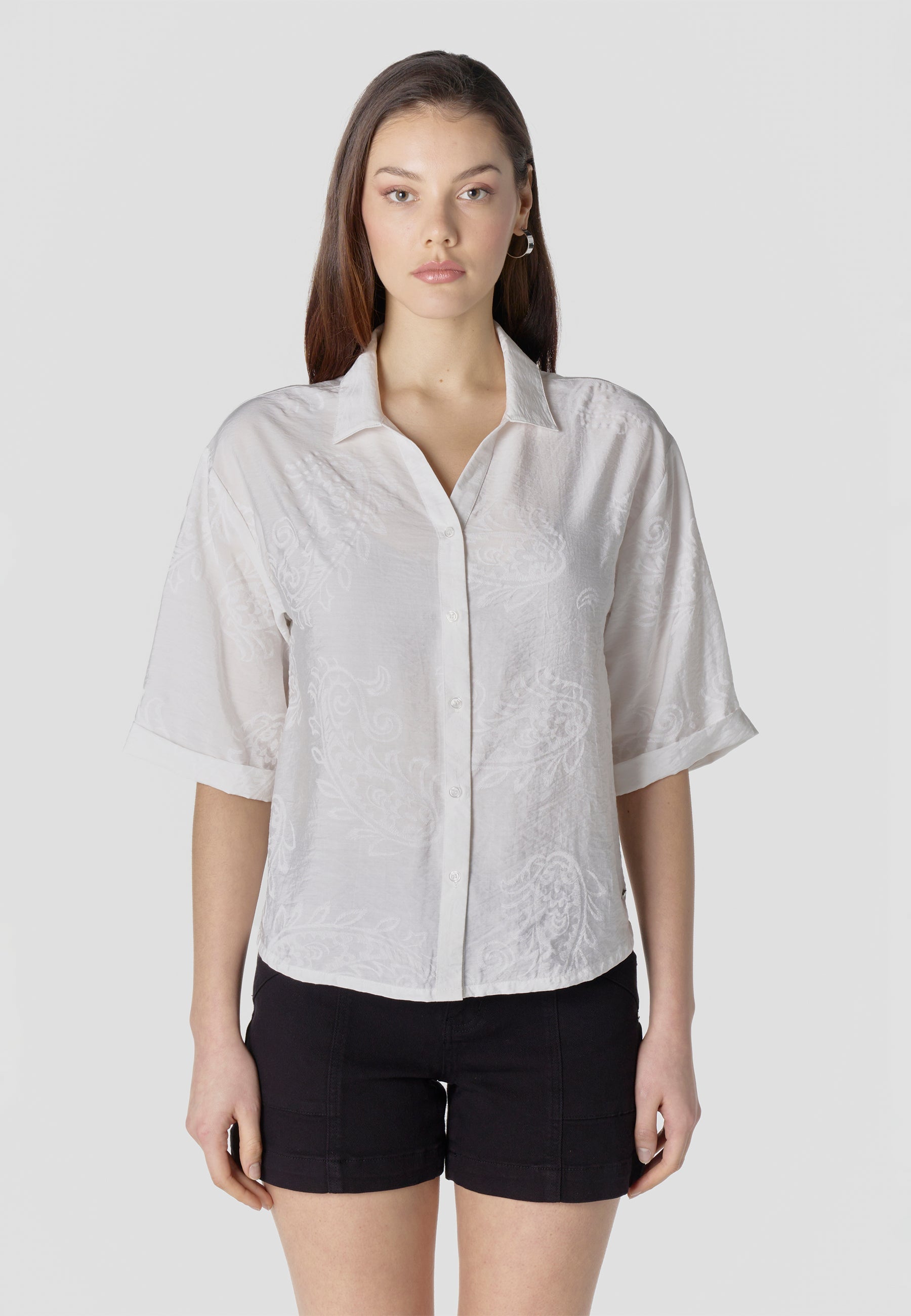 Camisa Mujer Manga Corta Cuello Camisero Jacquard Cachemir – Koroshi Blanco
