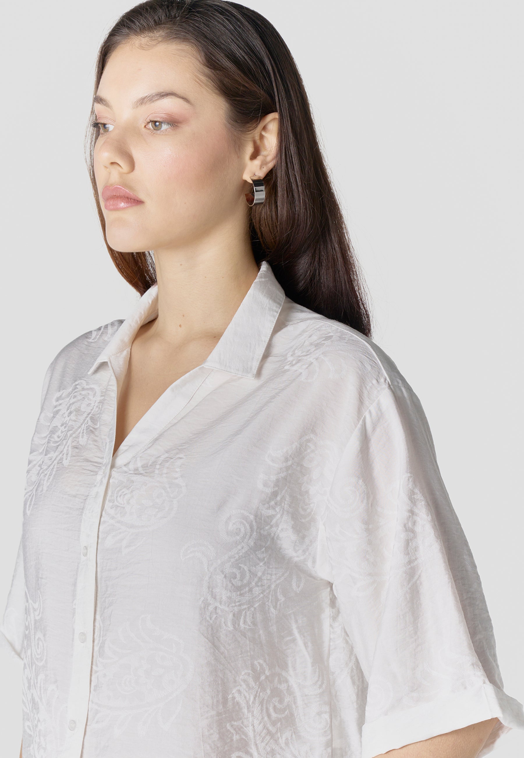 Camisa Mujer Manga Corta Cuello Camisero Jacquard Cachemir – Koroshi Blanco