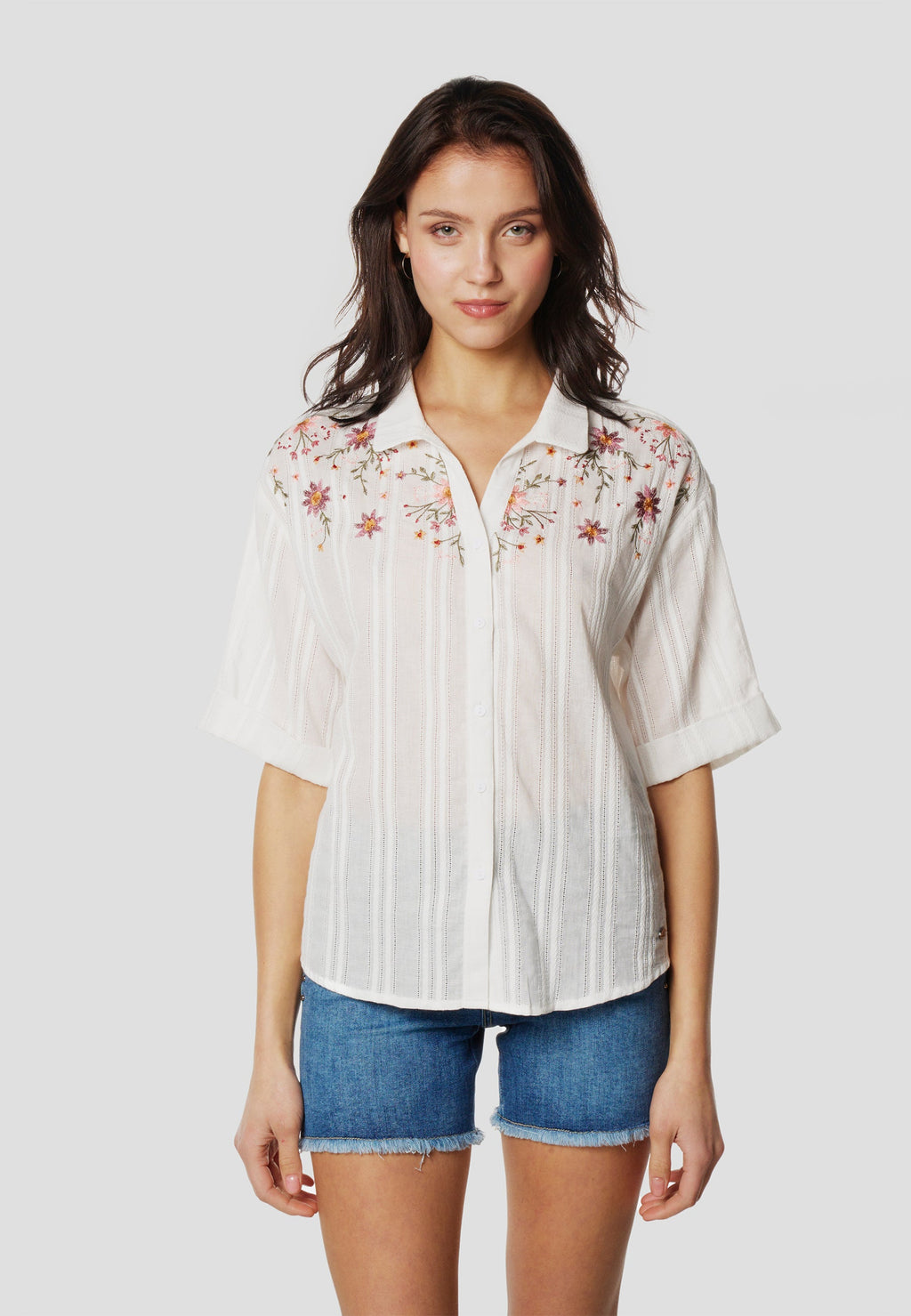 Camisa Mujer Manga Corta Bordado Floral y Rayas Caladas – Koroshi Blanco