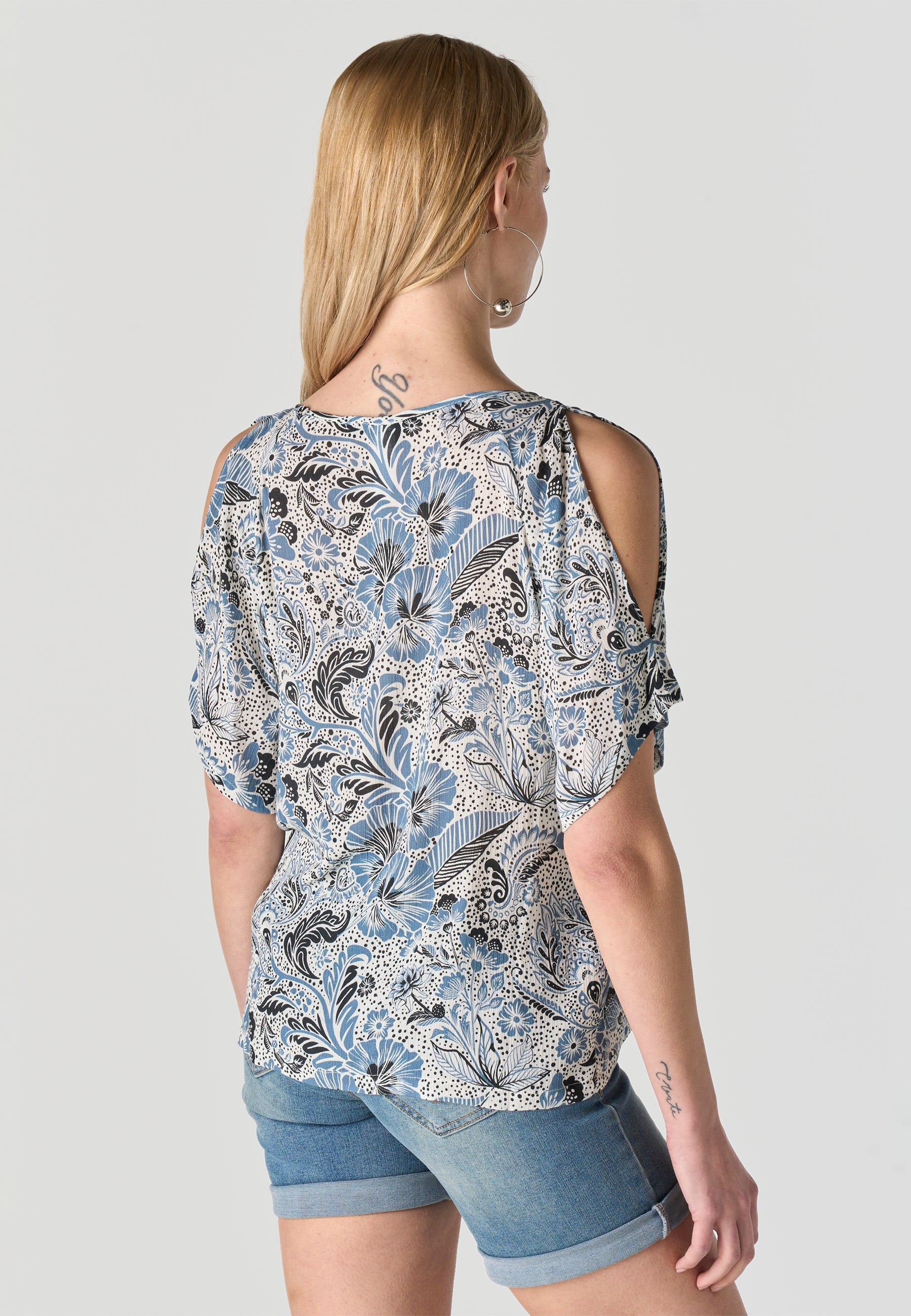 Blusa Mujer Manga Corta Escote Redondo Estampado Floral – Koroshi Azul
