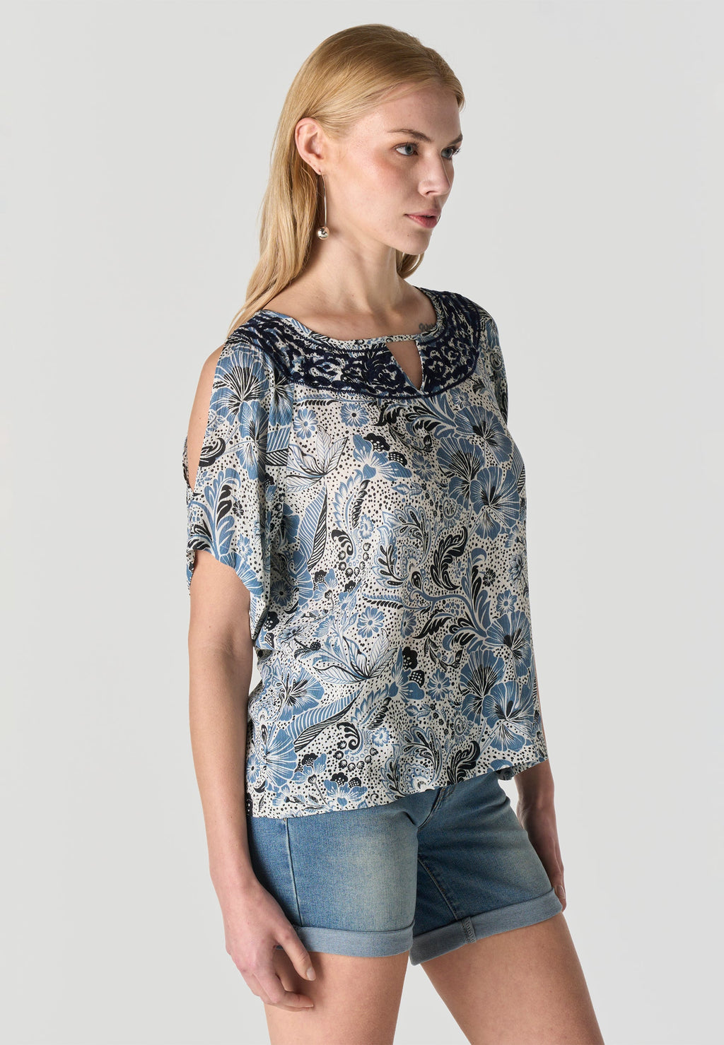 Blusa Mujer Manga Corta Escote Redondo Estampado Floral – Koroshi Azul