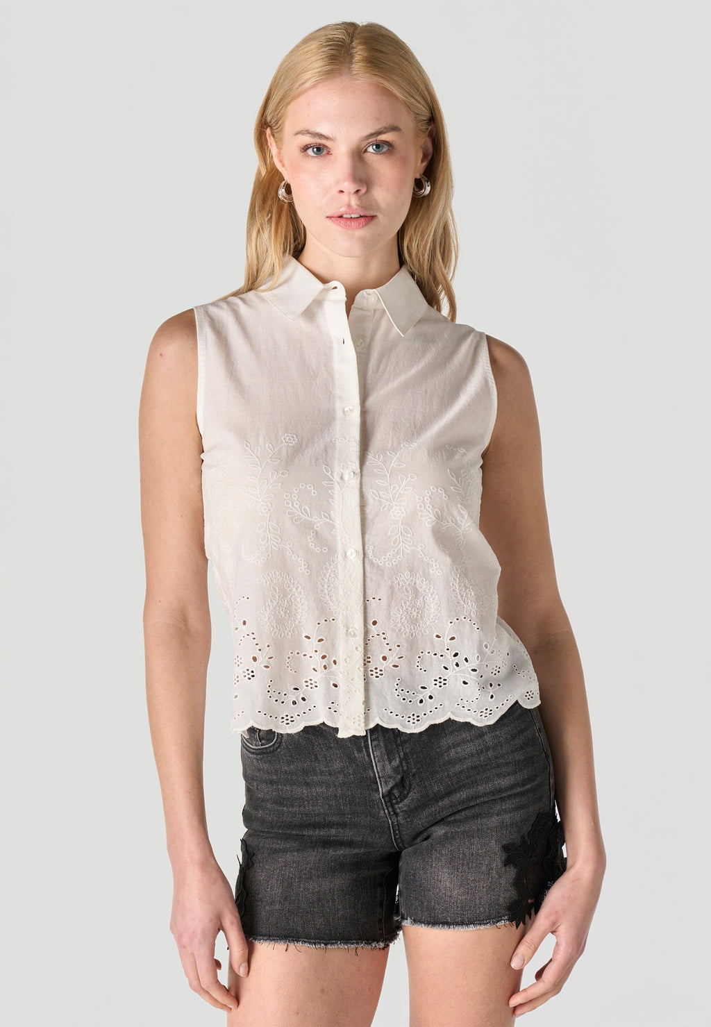 Camisa Mujer Sin Mangas Bordado Inglés Cuello Camisero – Koroshi 2612BL23