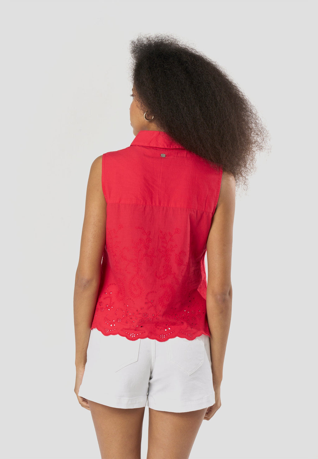 Camisa Mujer Sin Mangas Bordado Inglés Cuello Camisero – Koroshi 2612BL23
