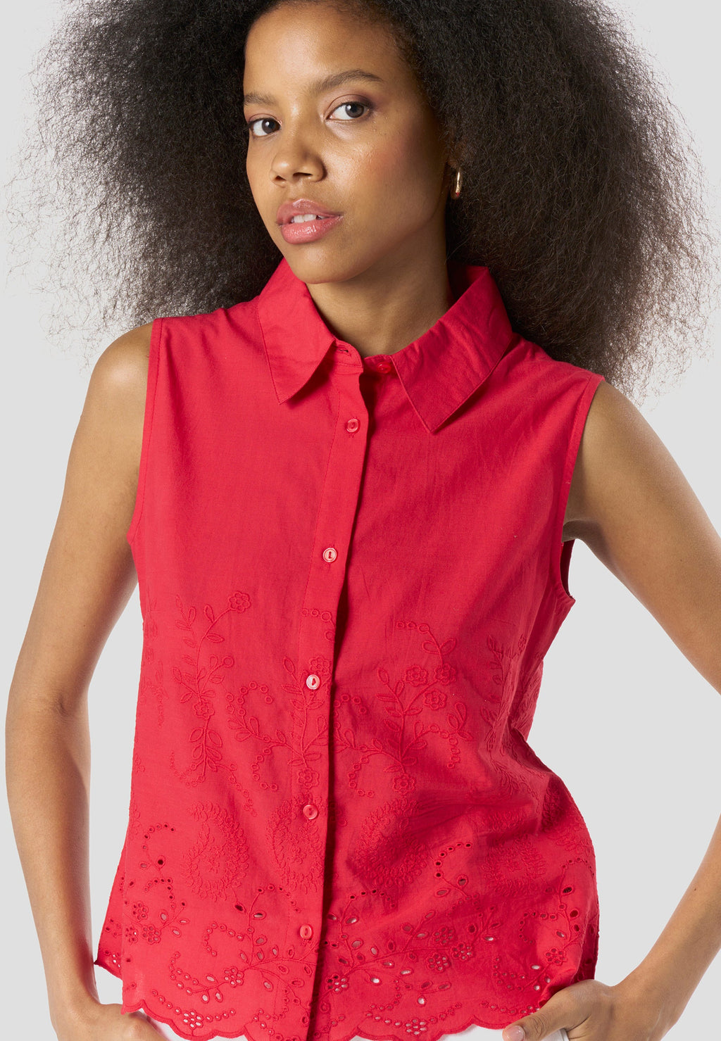 Camisa Mujer Sin Mangas Bordado Inglés Cuello Camisero – Koroshi 2612BL23