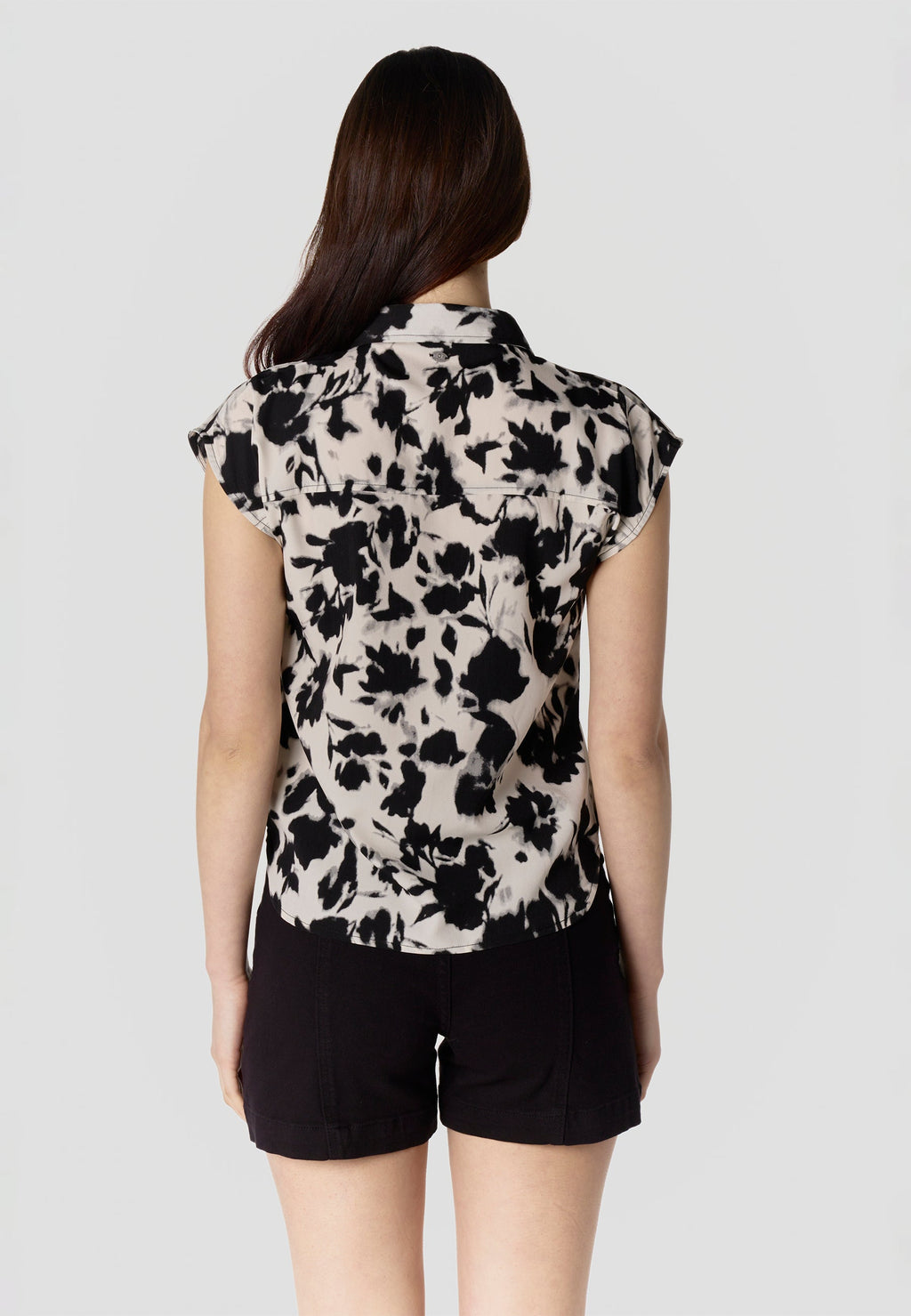 Camisa Mujer Manga Corta Estampado Floral Cuello Camisero – Koroshi Negra