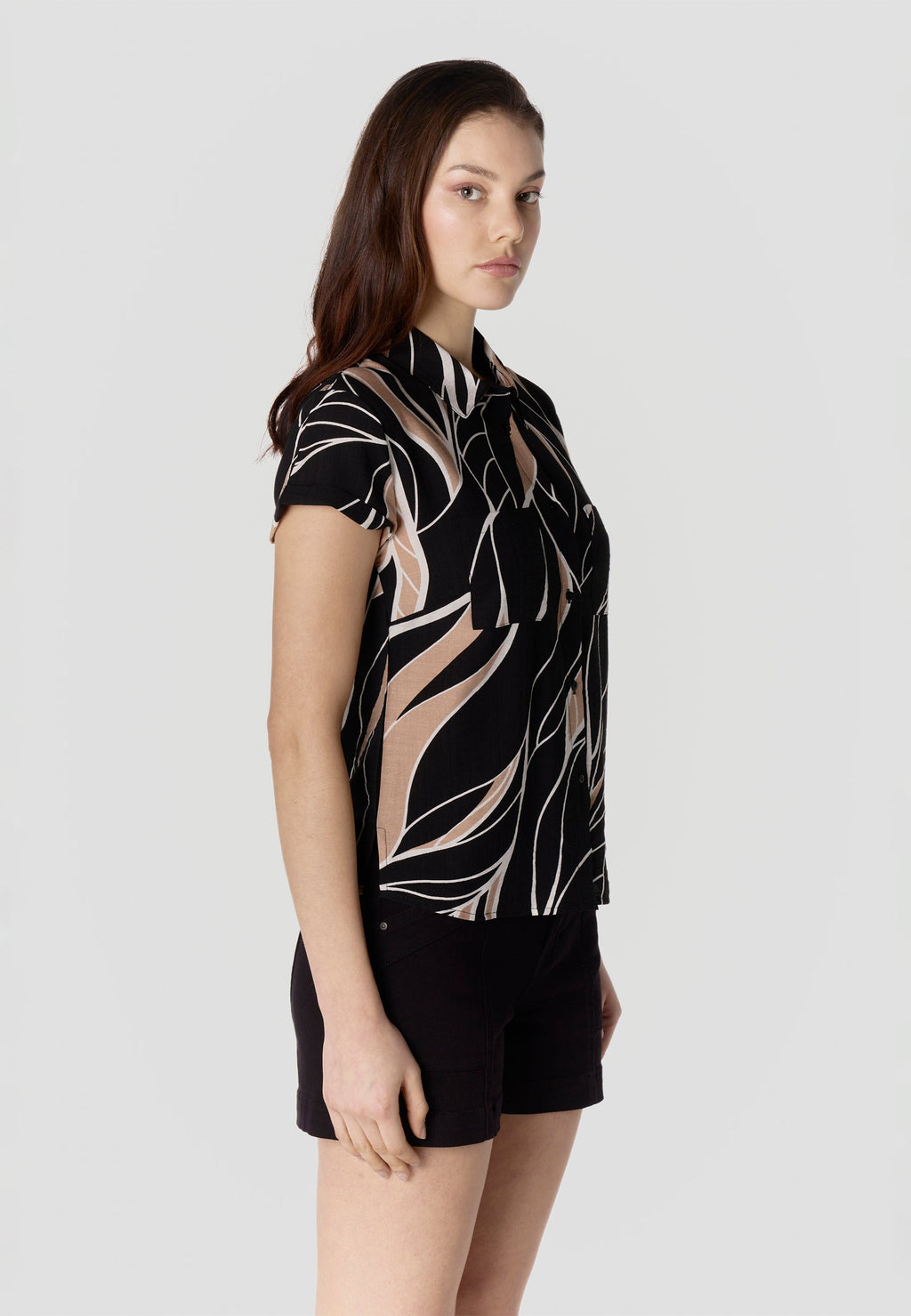 Camisa Mujer Manga Corta Estampada Cuello Camisero – Koroshi Negro